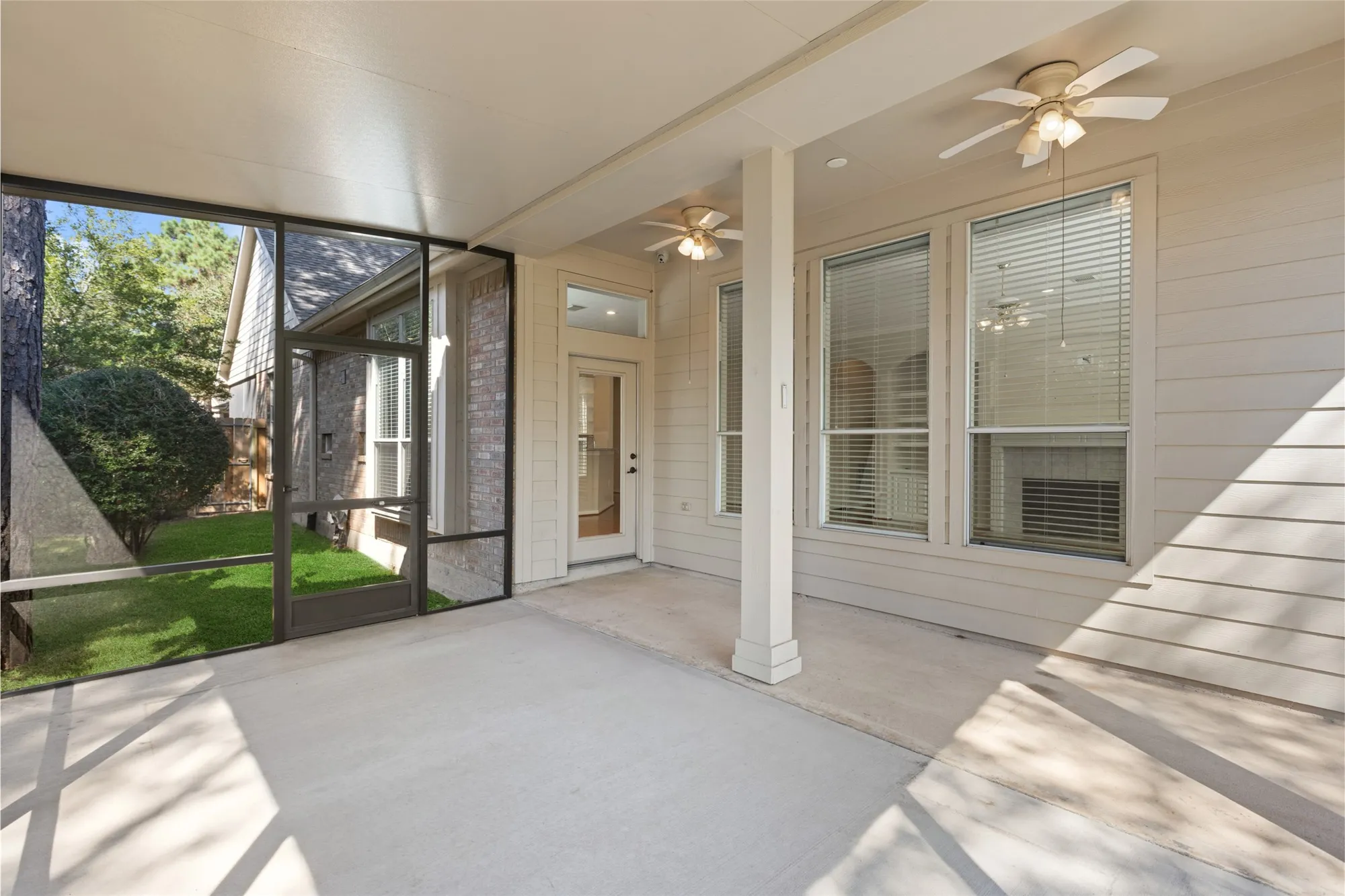 Property Slideshow image 28 of 32 | 83 robindale cir, Conroe, TX, 77384