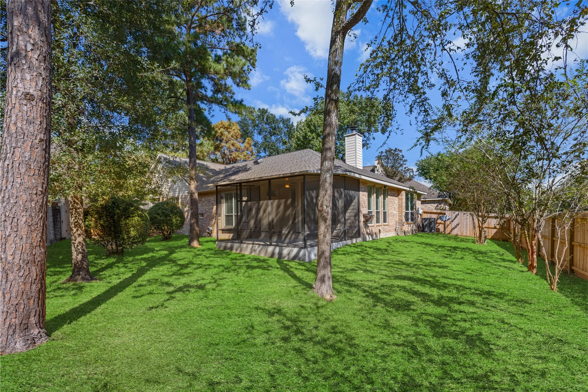 Property Slideshow image 30 of 32 | 83 robindale cir, Conroe, TX, 77384