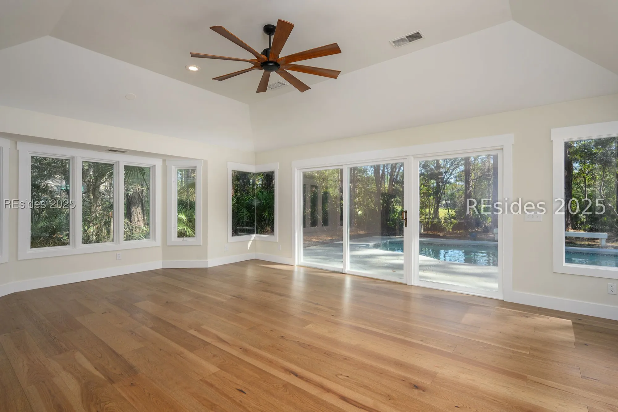 Property Slideshow image 12 of 37 | 7 whispering pines ct, Hilton Head Island, SC, 29926