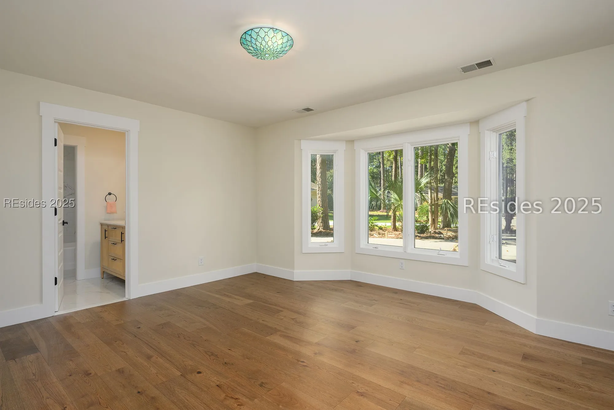 Property Slideshow image 21 of 37 | 7 whispering pines ct, Hilton Head Island, SC, 29926