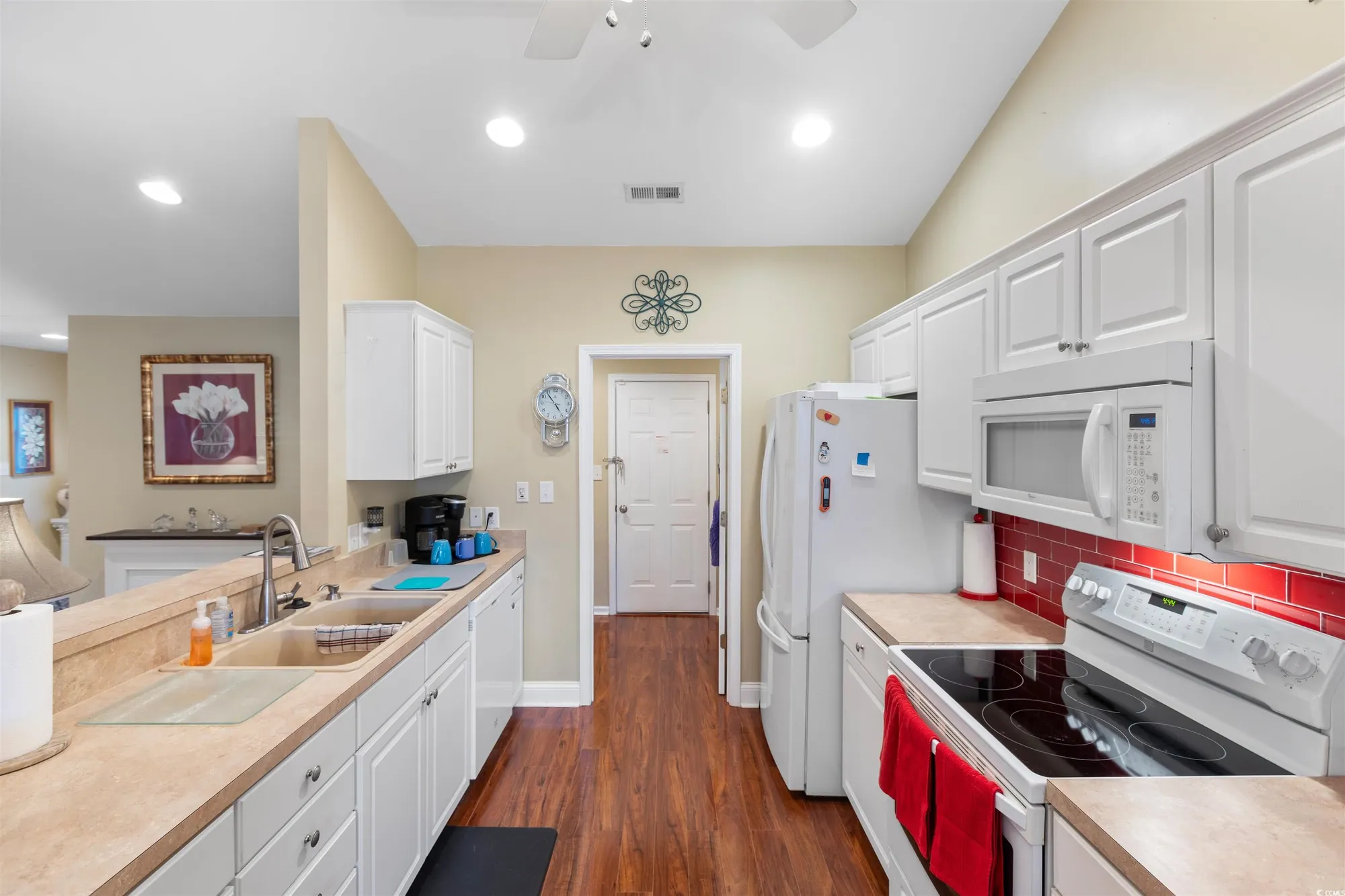 Property Slideshow image 5 of 29 | 6713 wisteria dr, Myrtle Beach, SC, 29588
