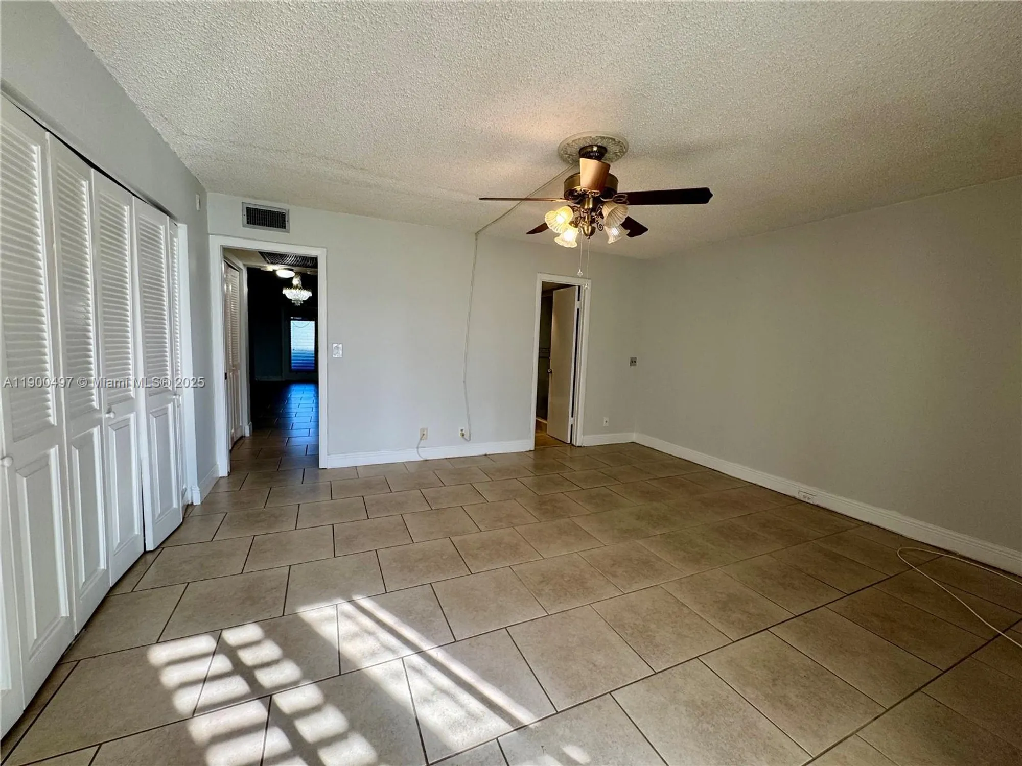 Property Slideshow image 10 of 20 | 1011 westbury f # 1011, Deerfield Beach, FL, 33442