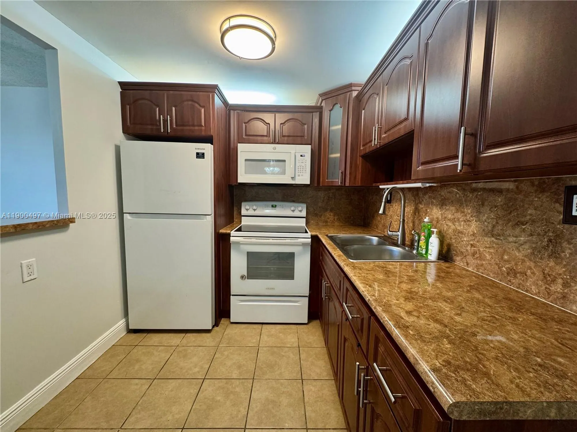 Property Slideshow image 5 of 20 | 1011 westbury f # 1011, Deerfield Beach, FL, 33442