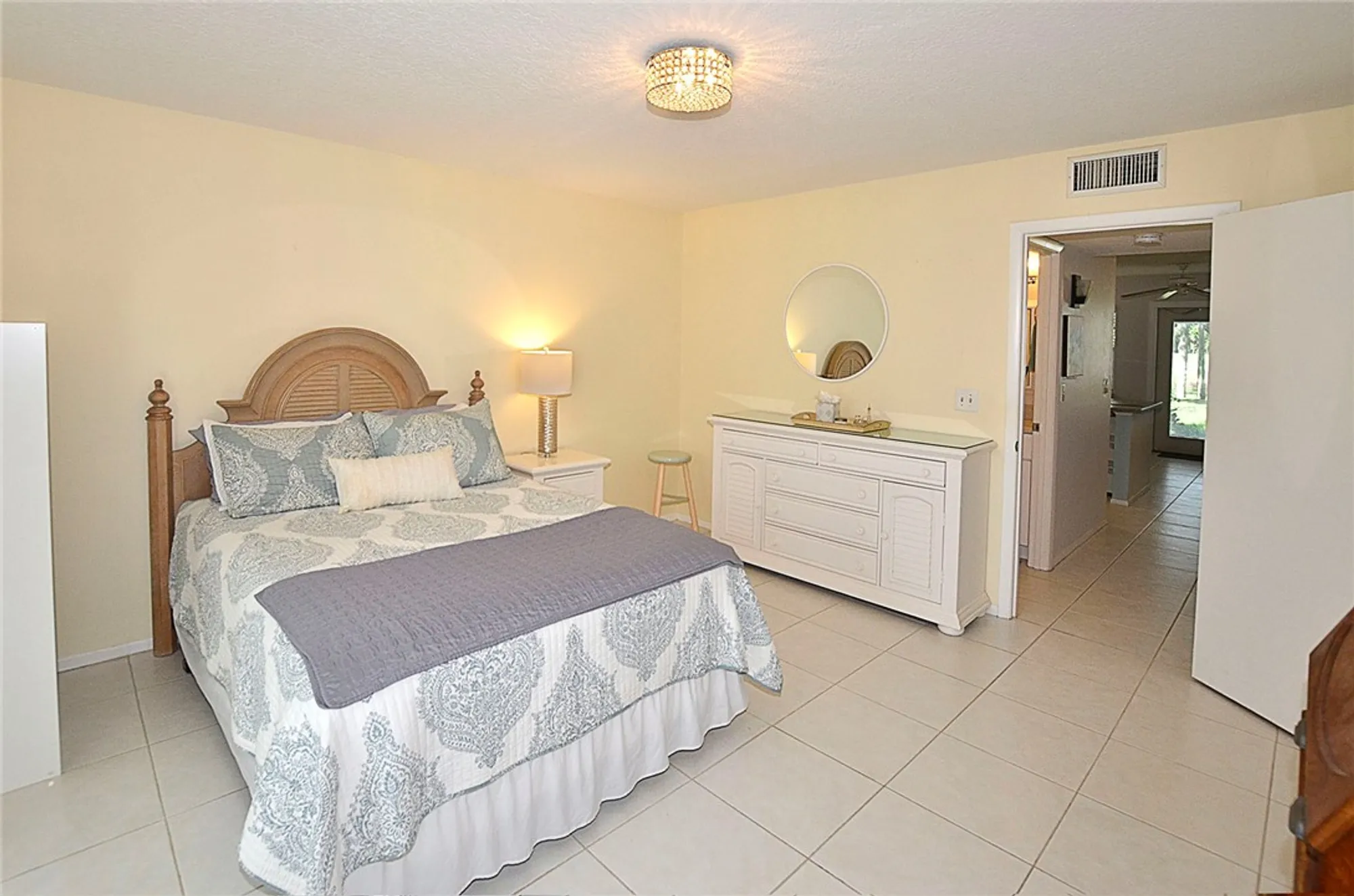 Property Slideshow image 9 of 35 | 11 vista gardens trl apt 104, Vero Beach, FL, 32962