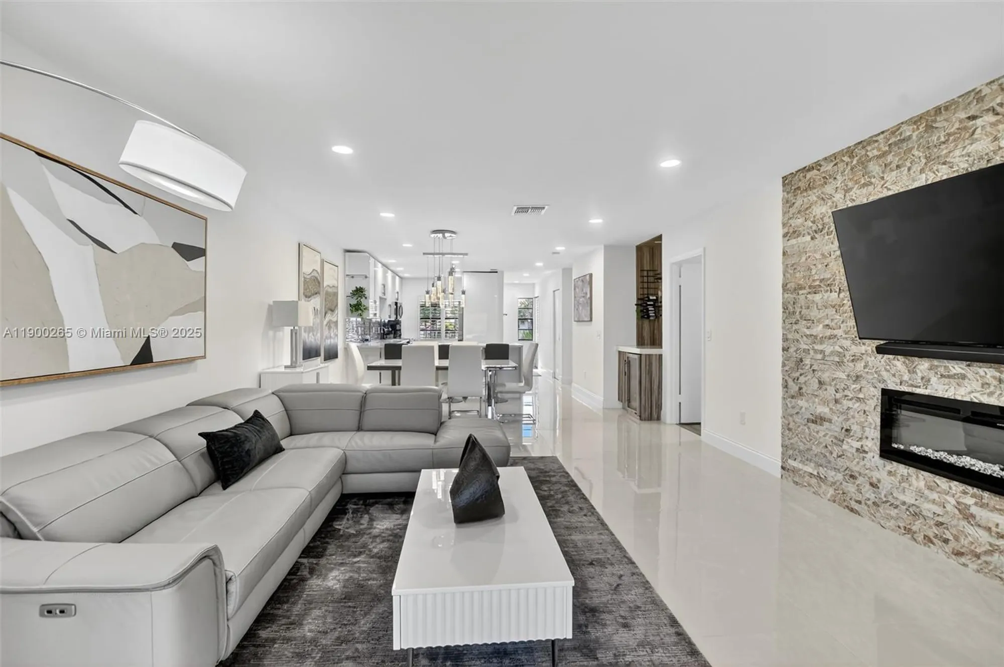 Property Slideshow image 14 of 55 | 21860 arriba real apt 4d, Boca Raton, FL, 33433