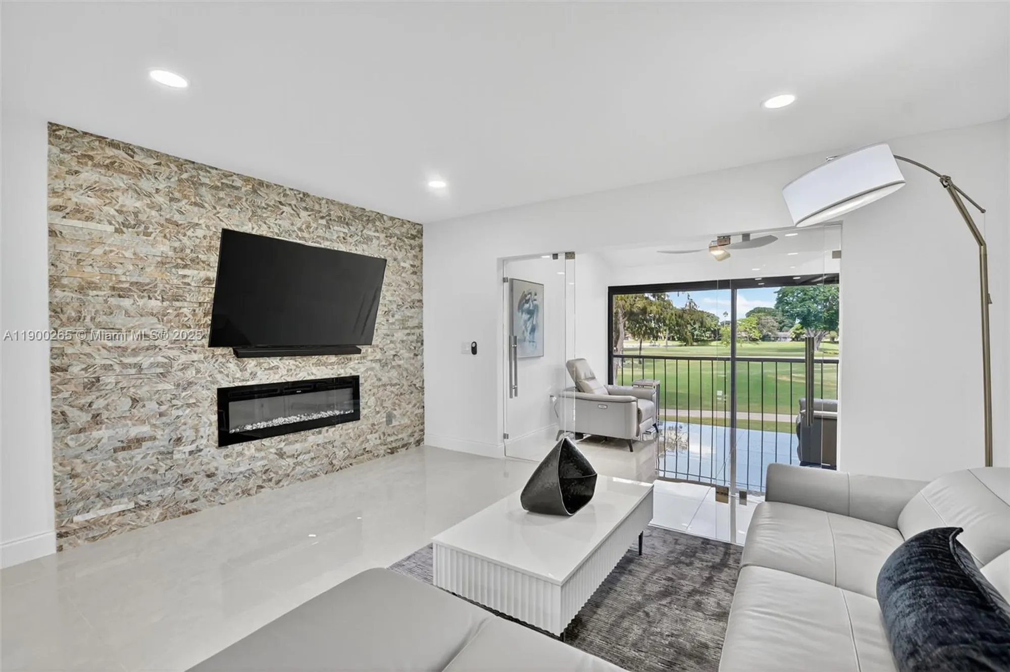 Property Slideshow image 12 of 55 | 21860 arriba real apt 4d, Boca Raton, FL, 33433