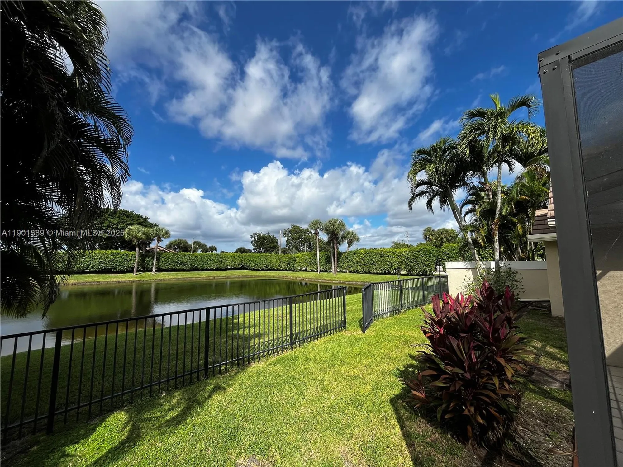 Property Slideshow image 7 of 30 | 8079 popash ct, Boynton Beach, FL, 33472