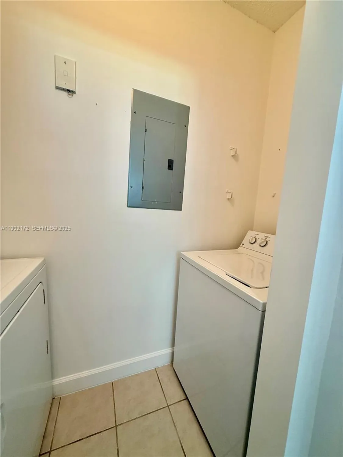 Property Slideshow image 12 of 35 | 8010 n nob hill rd apt 102, Tamarac, FL, 33321