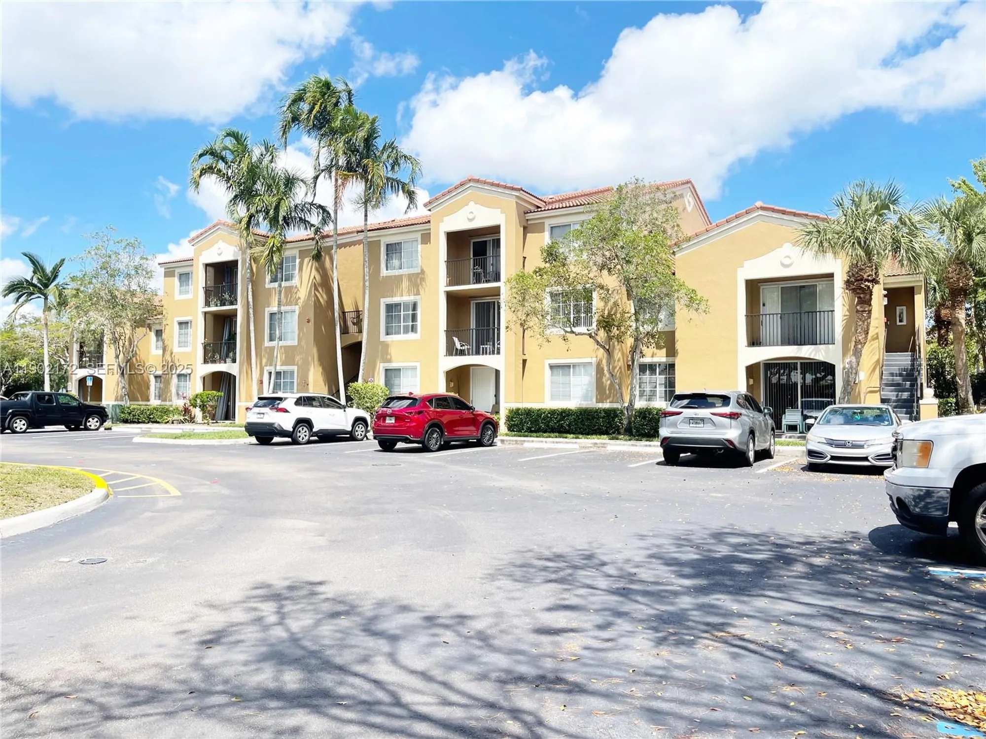 Property Slideshow image 26 of 35 | 8010 n nob hill rd apt 102, Tamarac, FL, 33321