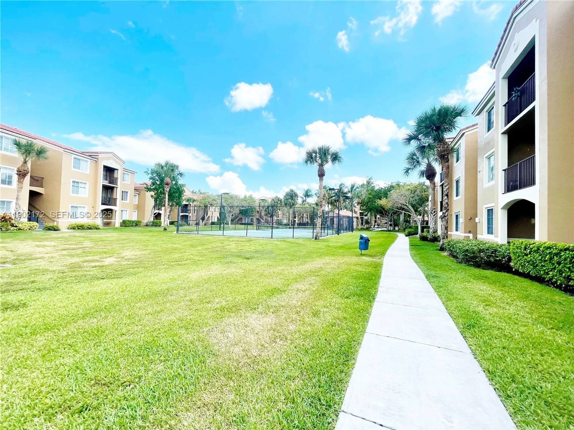 Property Slideshow image 28 of 35 | 8010 n nob hill rd apt 102, Tamarac, FL, 33321