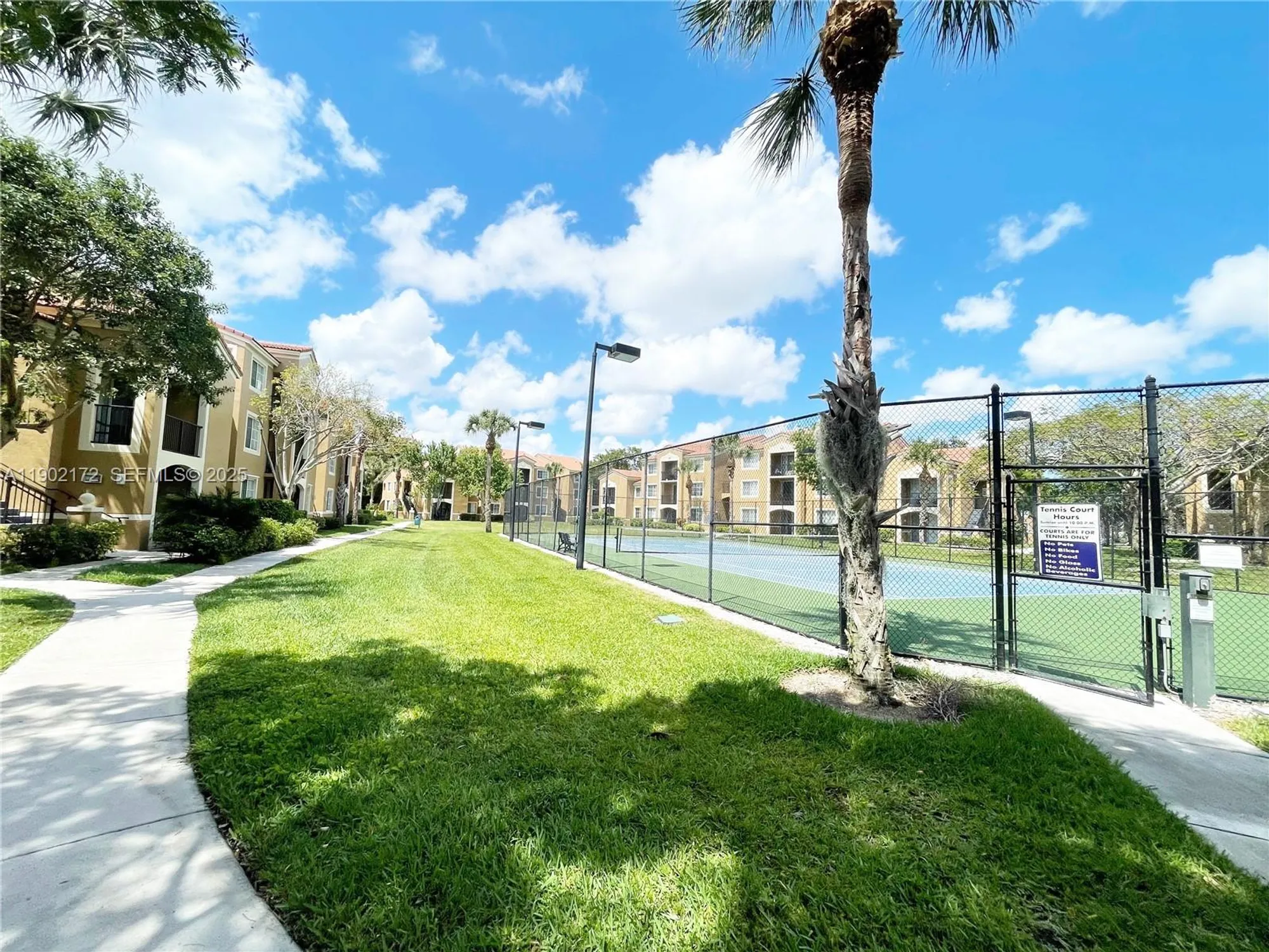 Property Slideshow image 30 of 35 | 8010 n nob hill rd apt 102, Tamarac, FL, 33321