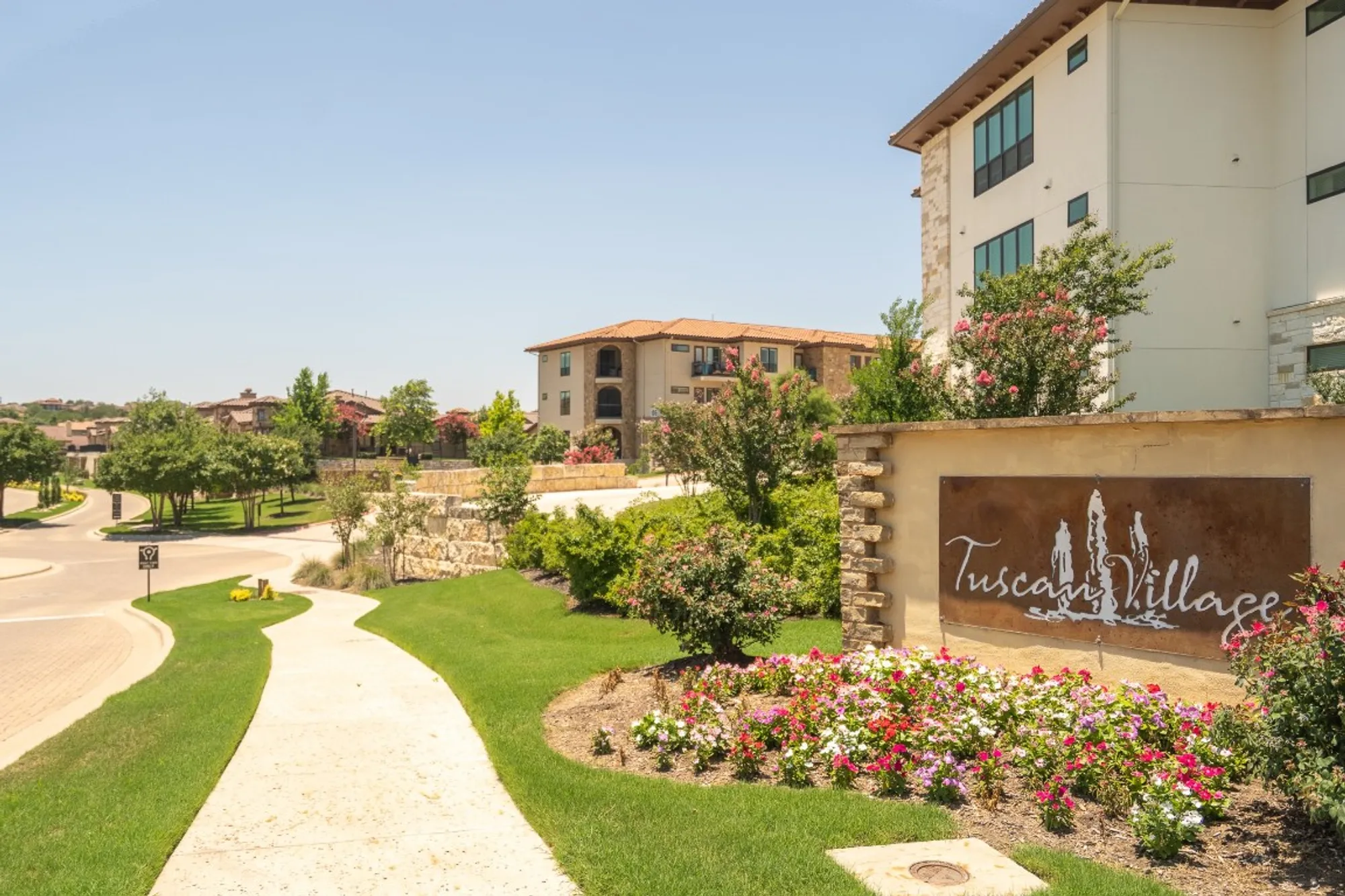 Property Slideshow image 27 of 35 | 108 rivalto cir 5, Lakeway, TX, 78734