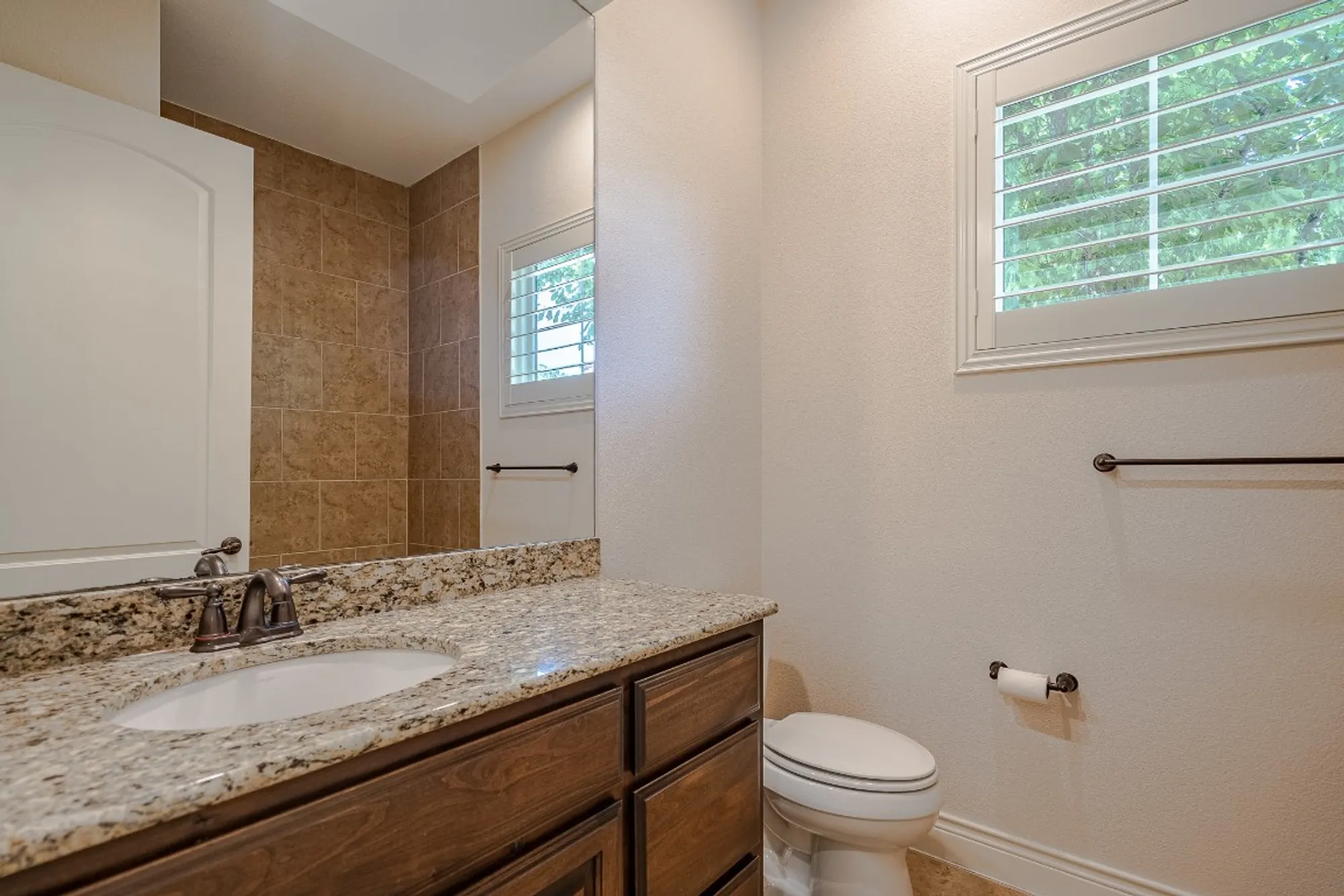 Property Slideshow image 20 of 35 | 108 rivalto cir 5, Lakeway, TX, 78734