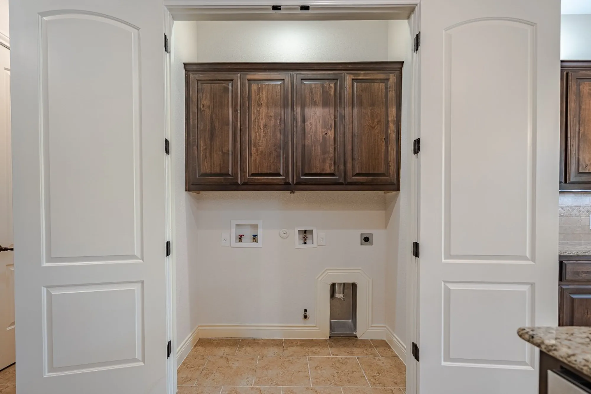 Property Slideshow image 22 of 35 | 108 rivalto cir 5, Lakeway, TX, 78734