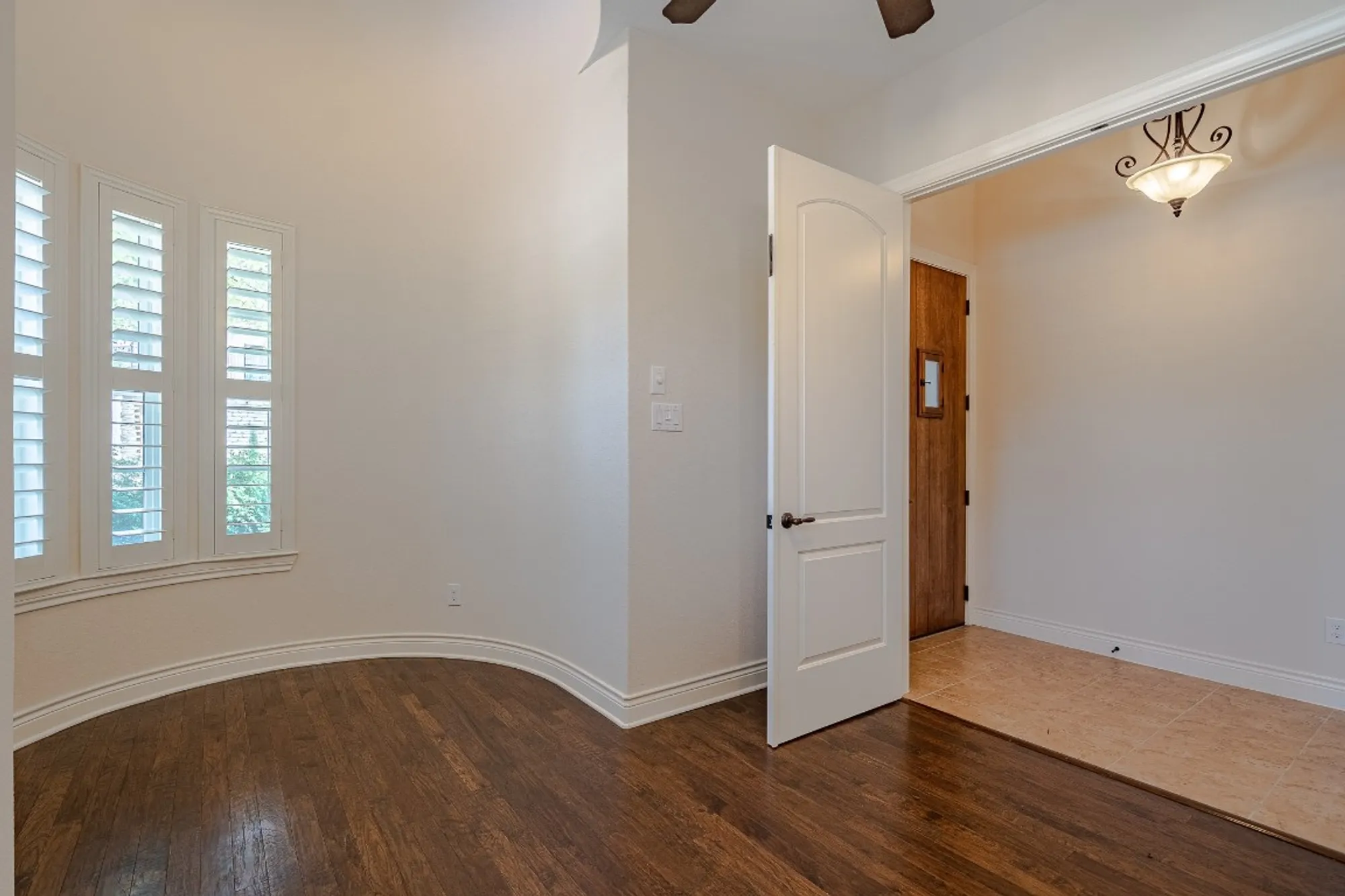 Property Slideshow image 4 of 35 | 108 rivalto cir 5, Lakeway, TX, 78734