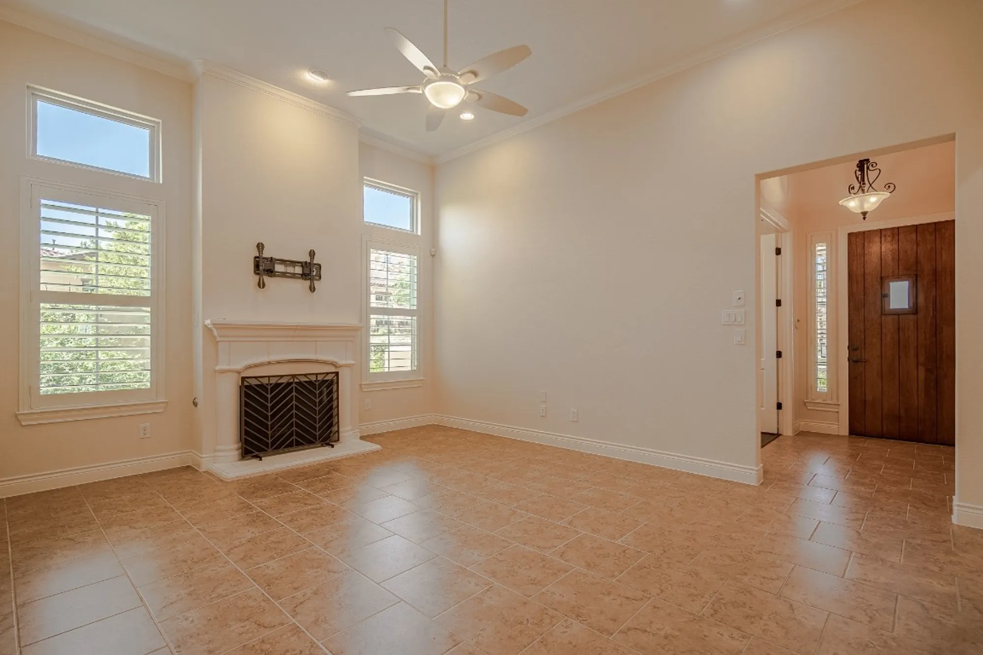 Property Slideshow image 5 of 35 | 108 rivalto cir 5, Lakeway, TX, 78734