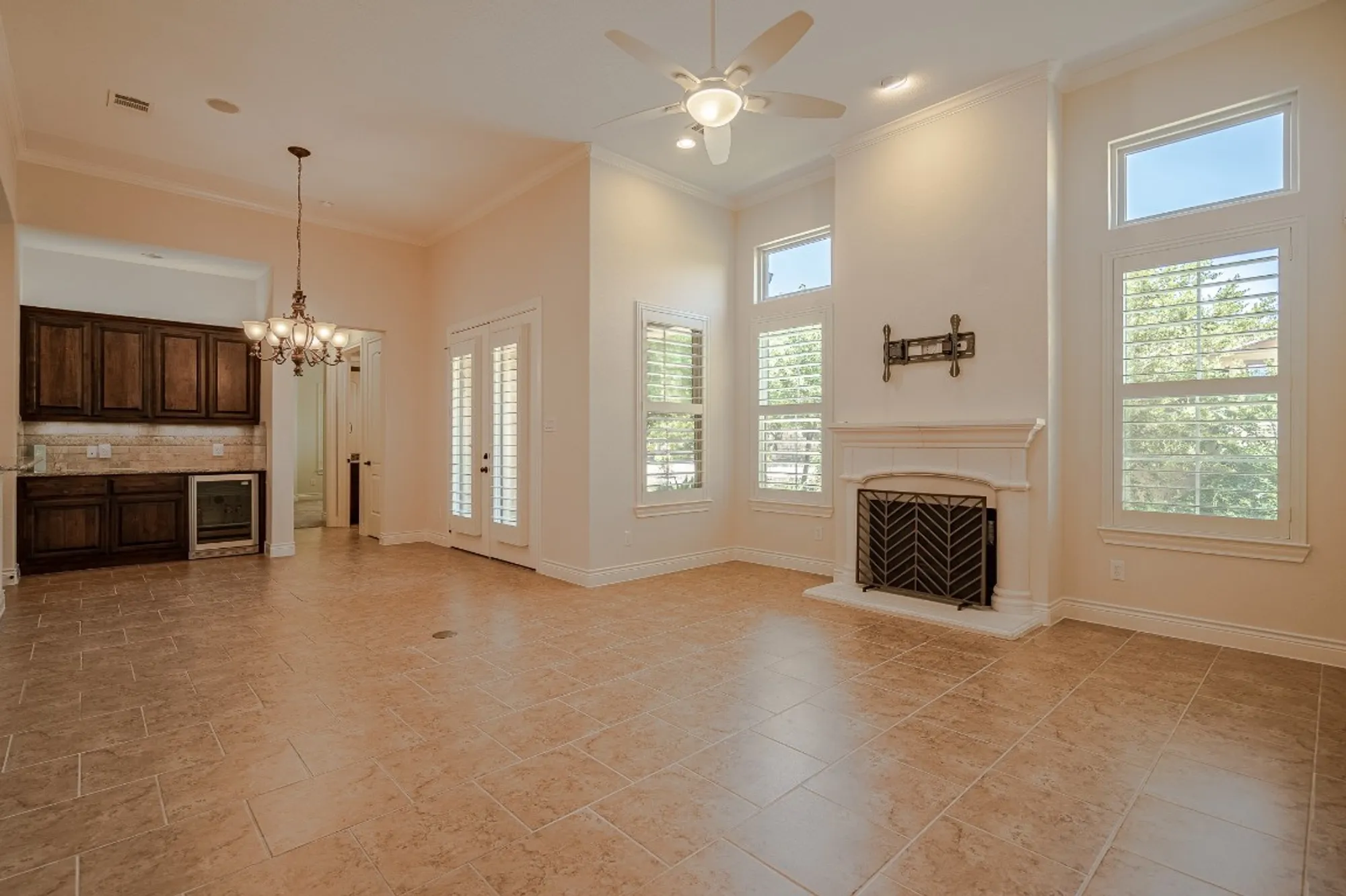 Property Slideshow image 6 of 35 | 108 rivalto cir 5, Lakeway, TX, 78734