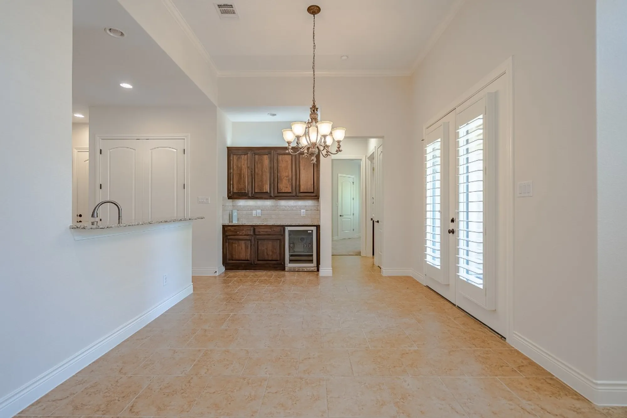 Property Slideshow image 8 of 35 | 108 rivalto cir 5, Lakeway, TX, 78734