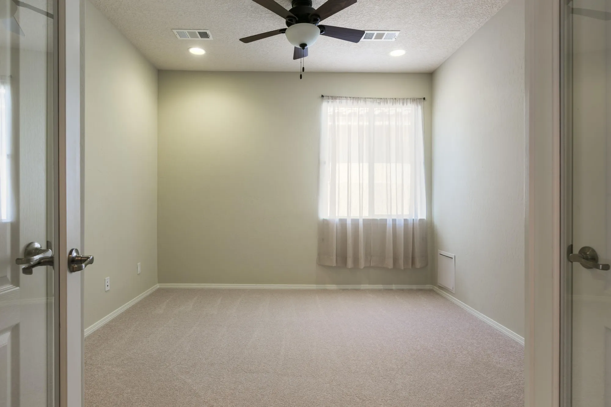 Property Slideshow image 18 of 41 | 1047 prairie zinnia dr, Bernalillo, NM, 87004