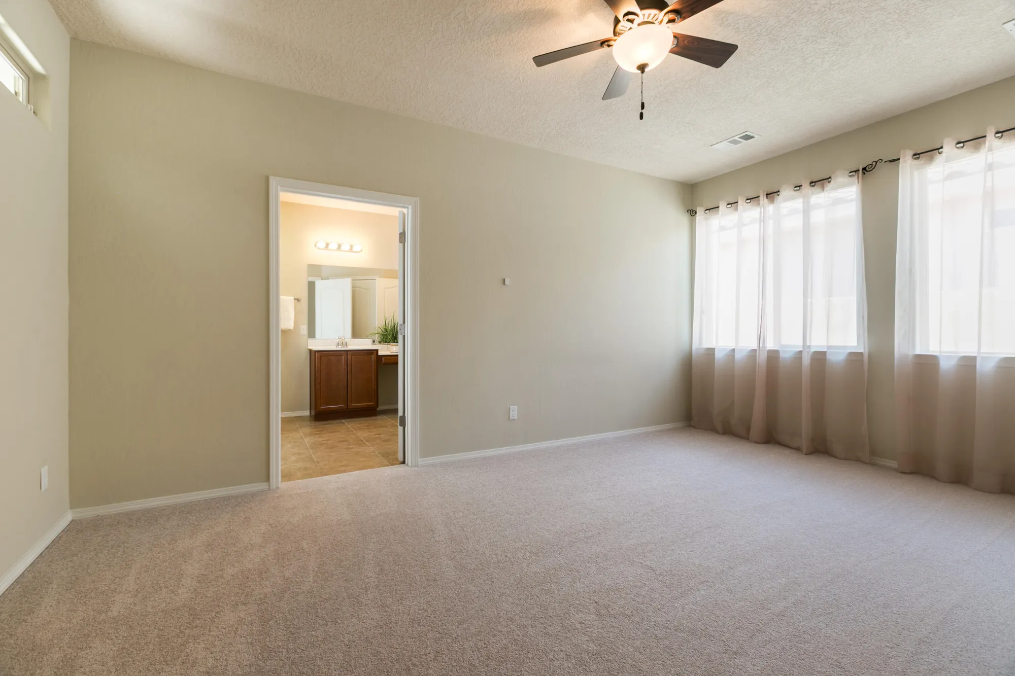 Property Slideshow image 25 of 41 | 1047 prairie zinnia dr, Bernalillo, NM, 87004