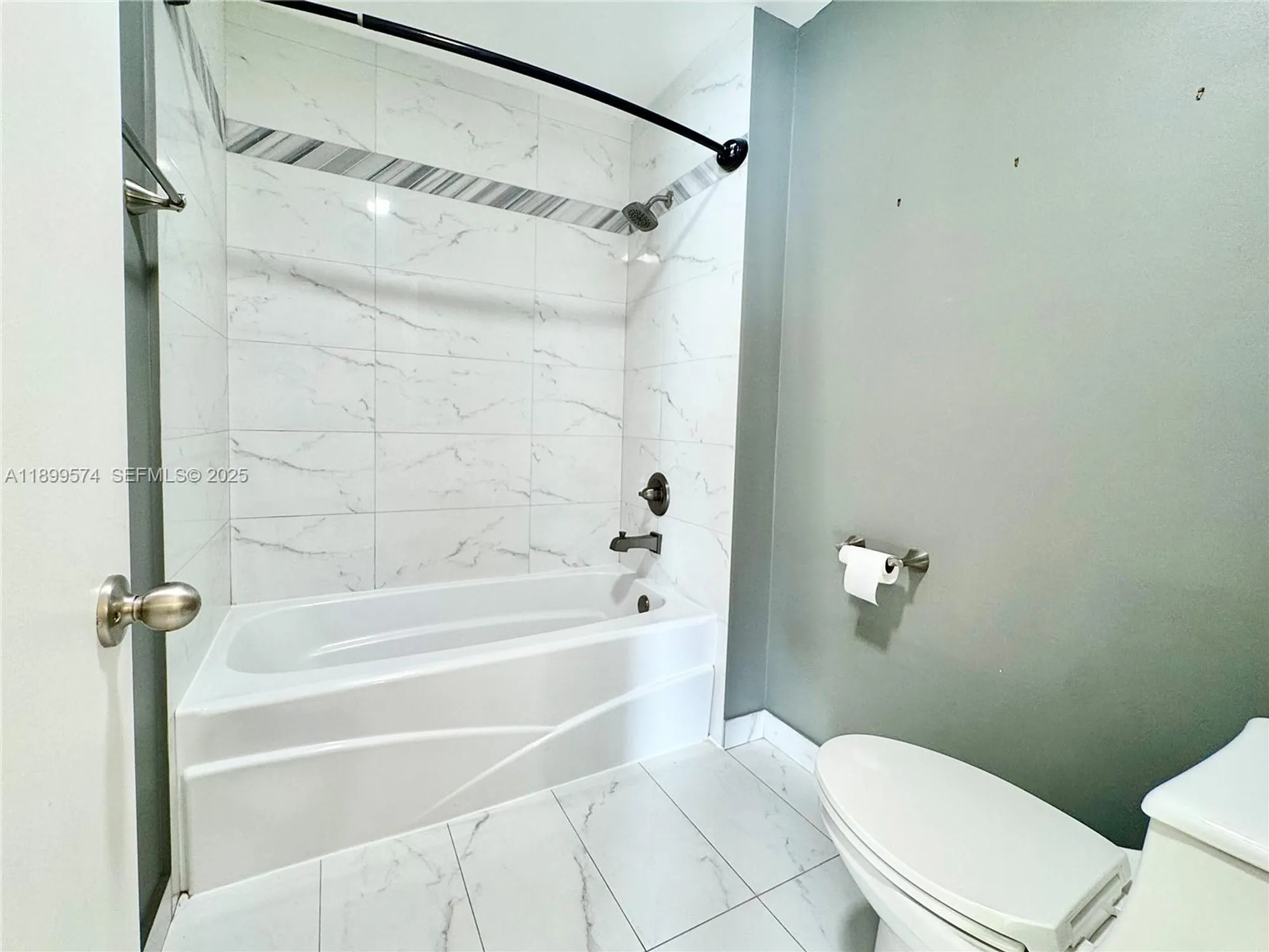 Property Slideshow image 17 of 26 | 21643 cypress rd apt 14d, Boca Raton, FL, 33433