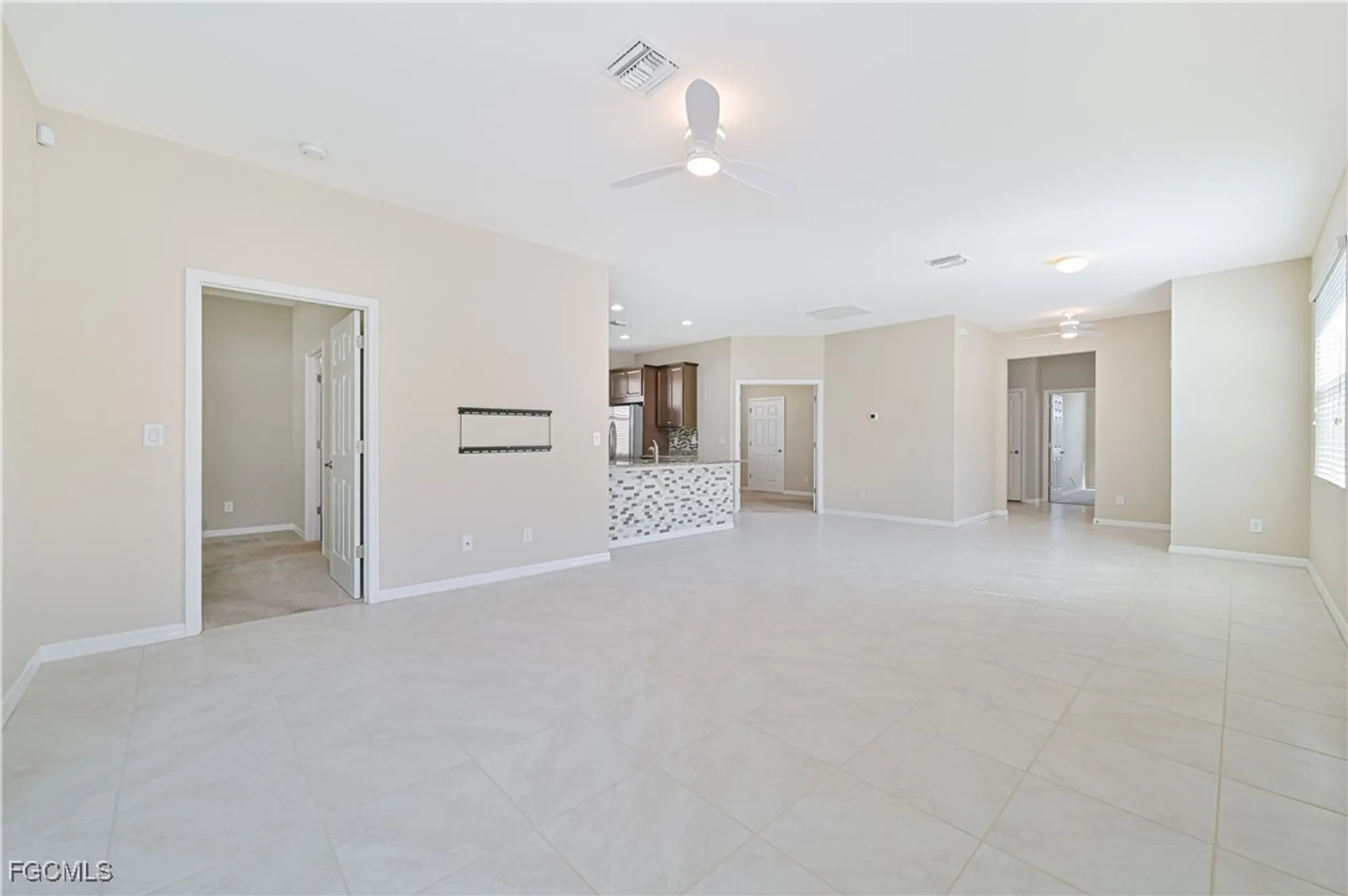 Property Slideshow image 11 of 31 | 2173 summersweet dr, Alva, FL, 33920