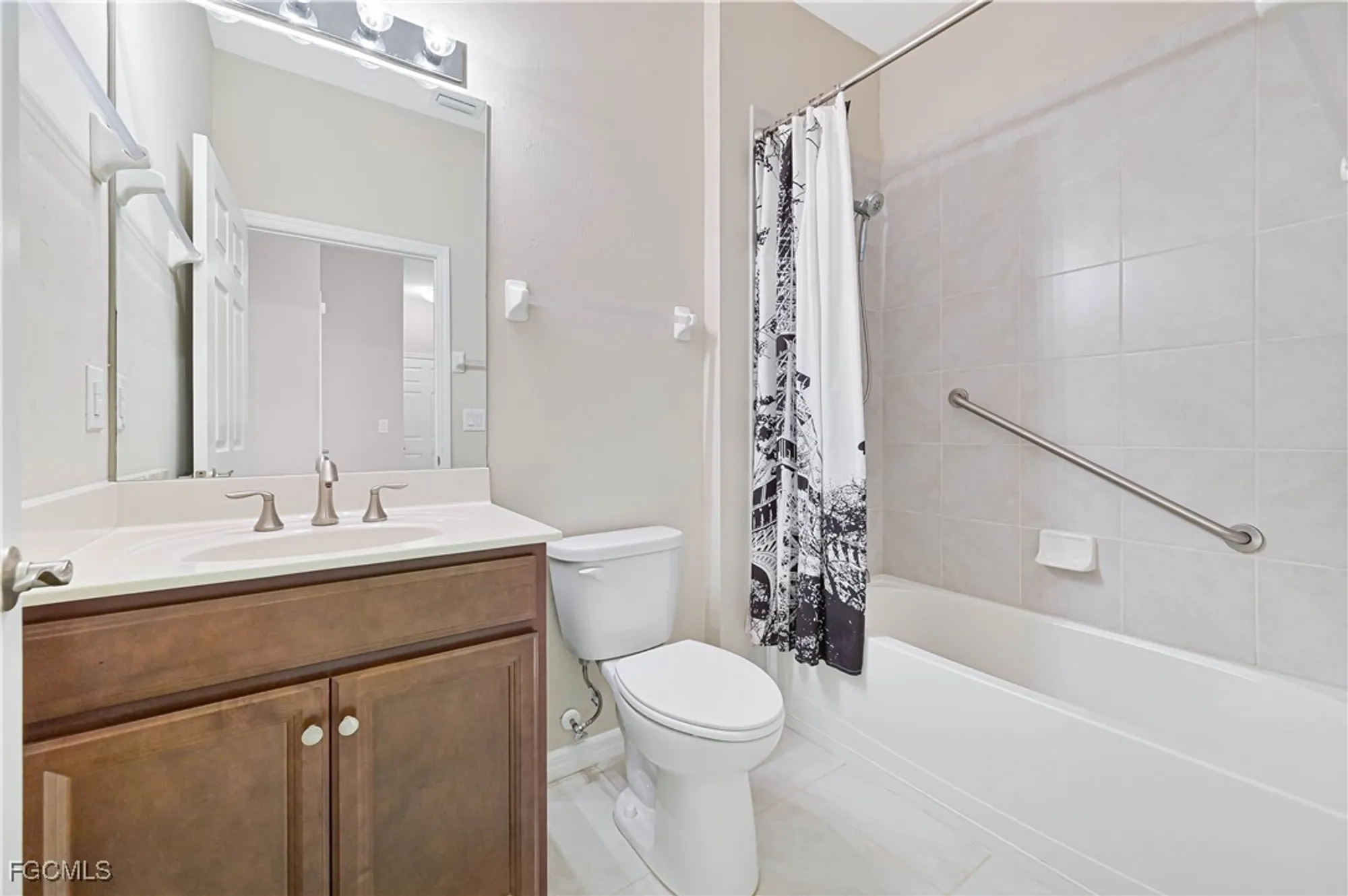 Property Slideshow image 25 of 31 | 2173 summersweet dr, Alva, FL, 33920