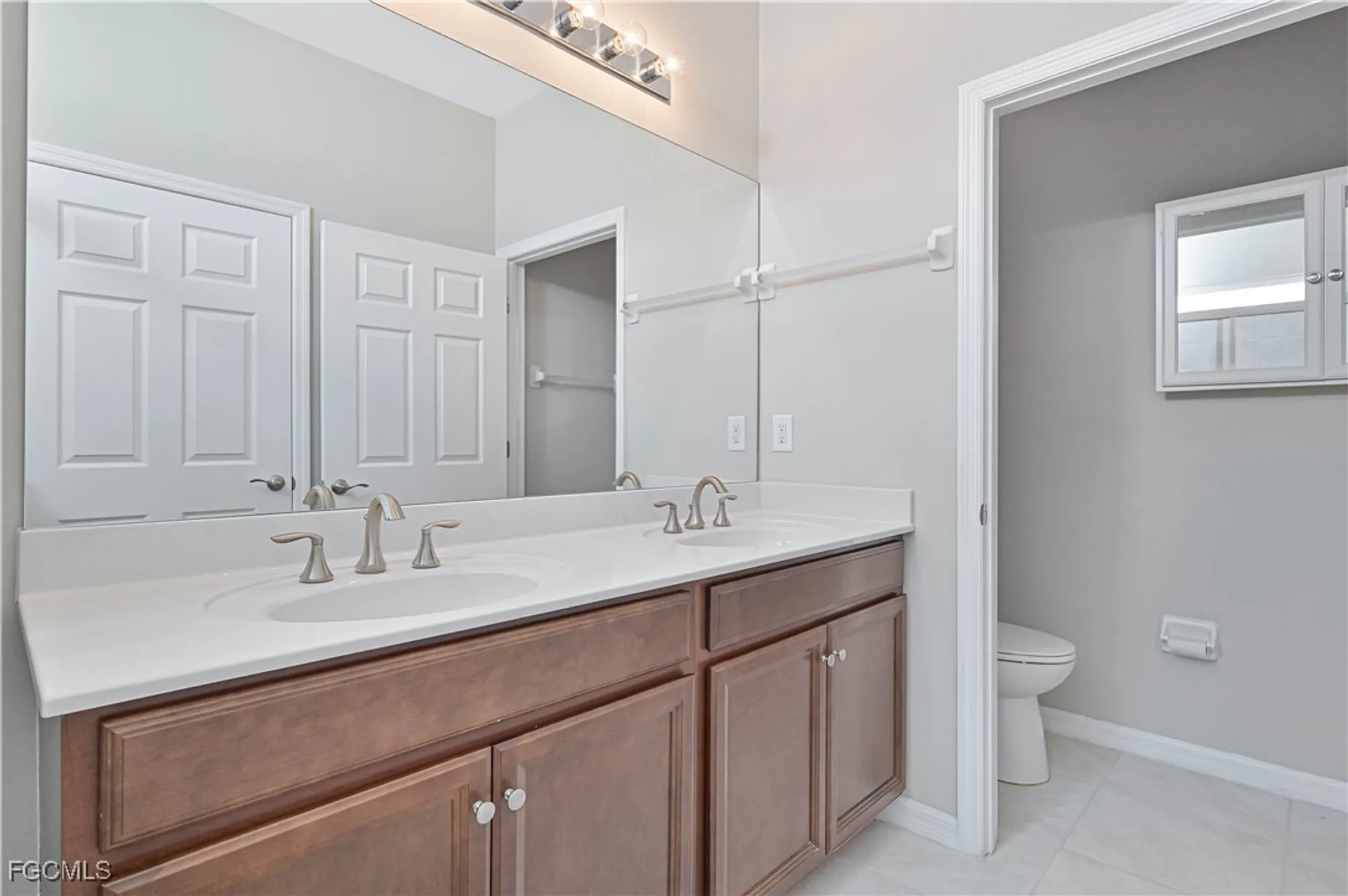 Property Slideshow image 22 of 31 | 2173 summersweet dr, Alva, FL, 33920