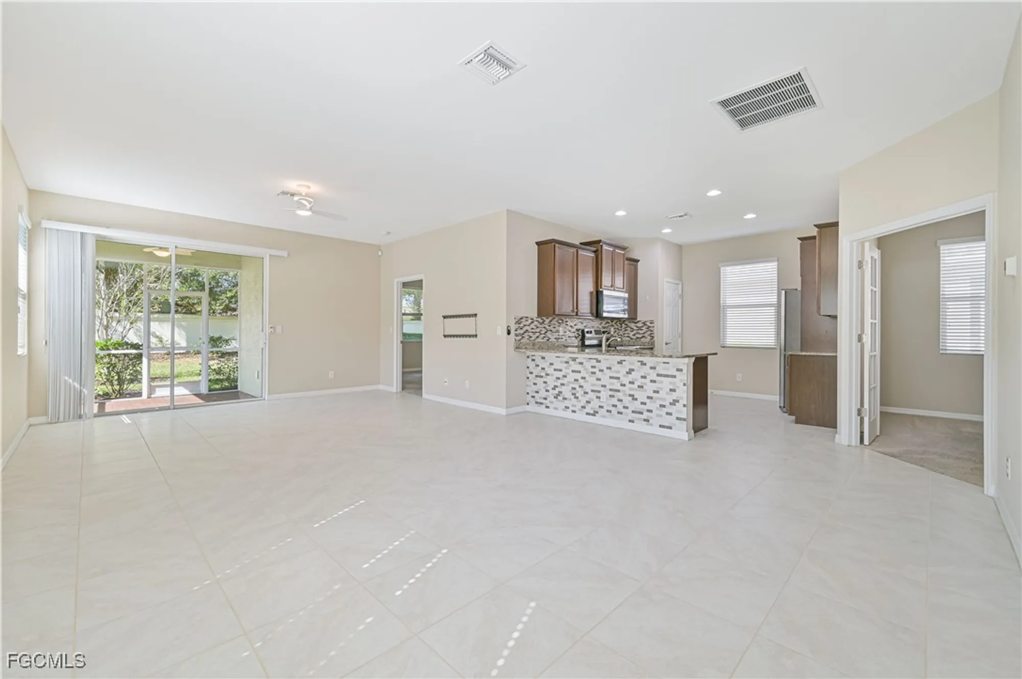 Property Slideshow image 7 of 31 | 2173 summersweet dr, Alva, FL, 33920