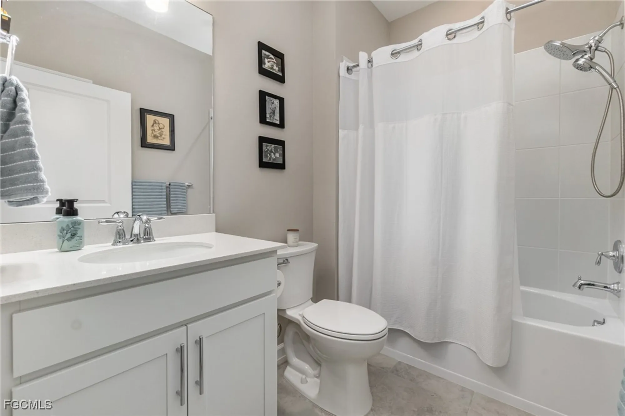 Property Slideshow image 21 of 40 | 7079 chapel creek ln, North Fort Myers, FL, 33917