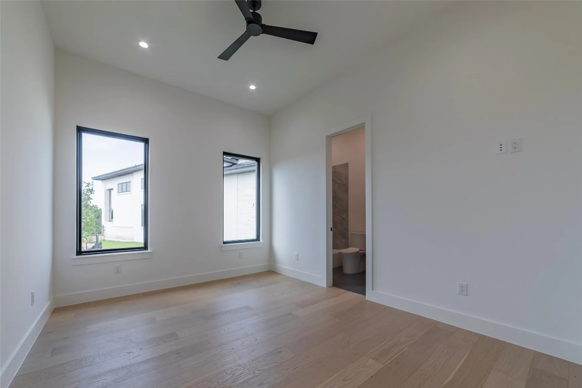 Property Slideshow image 24 of 39 | 105 manciano, Horseshoe Bay, TX, 78657