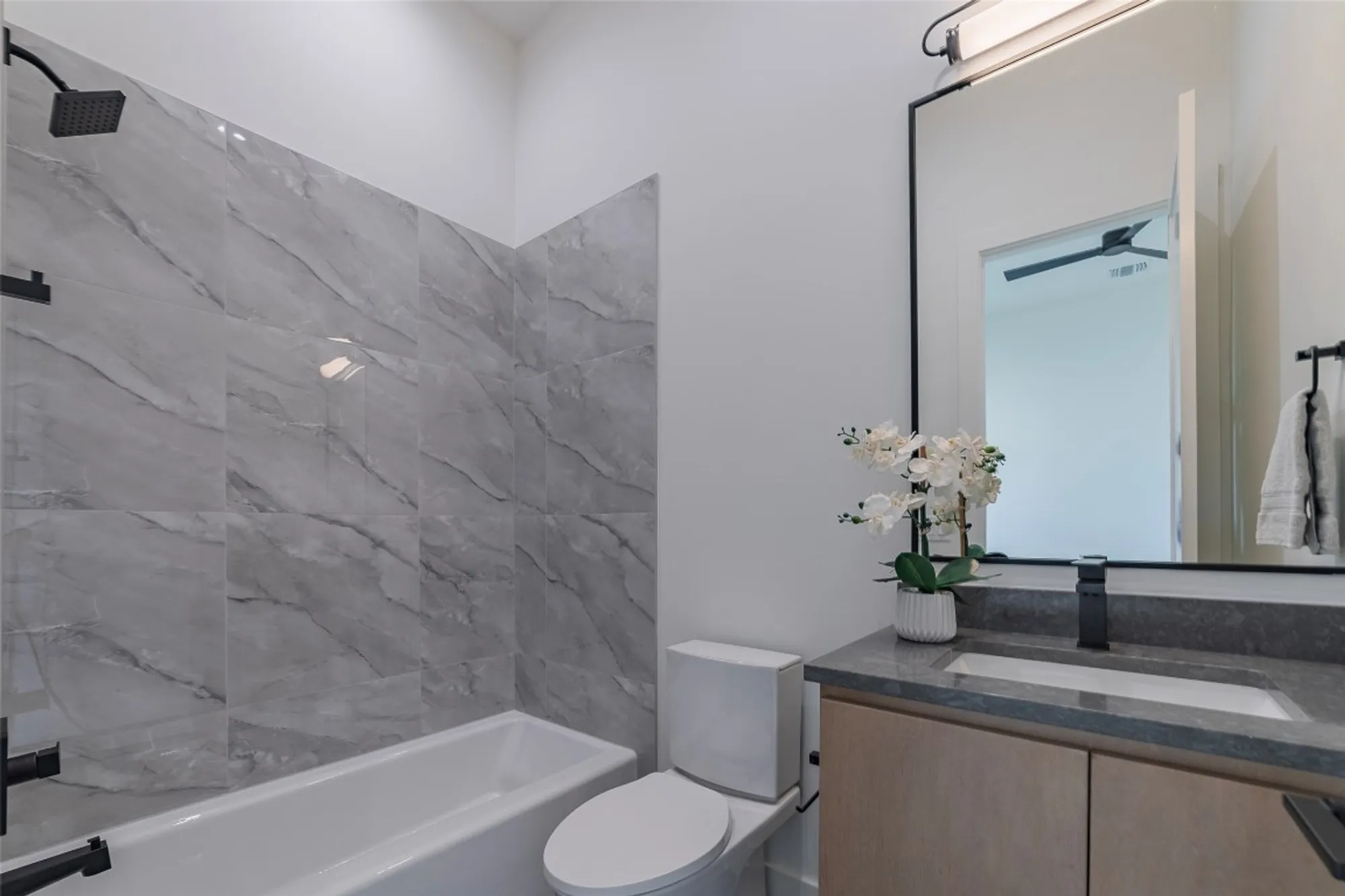 Property Slideshow image 25 of 39 | 105 manciano, Horseshoe Bay, TX, 78657