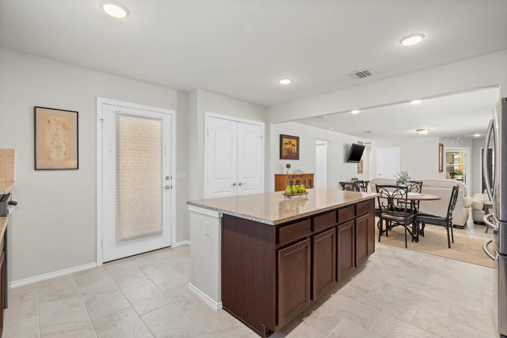 Property Slideshow image 15 of 47 | 343 crested eagle dr, Richmond, TX, 77469