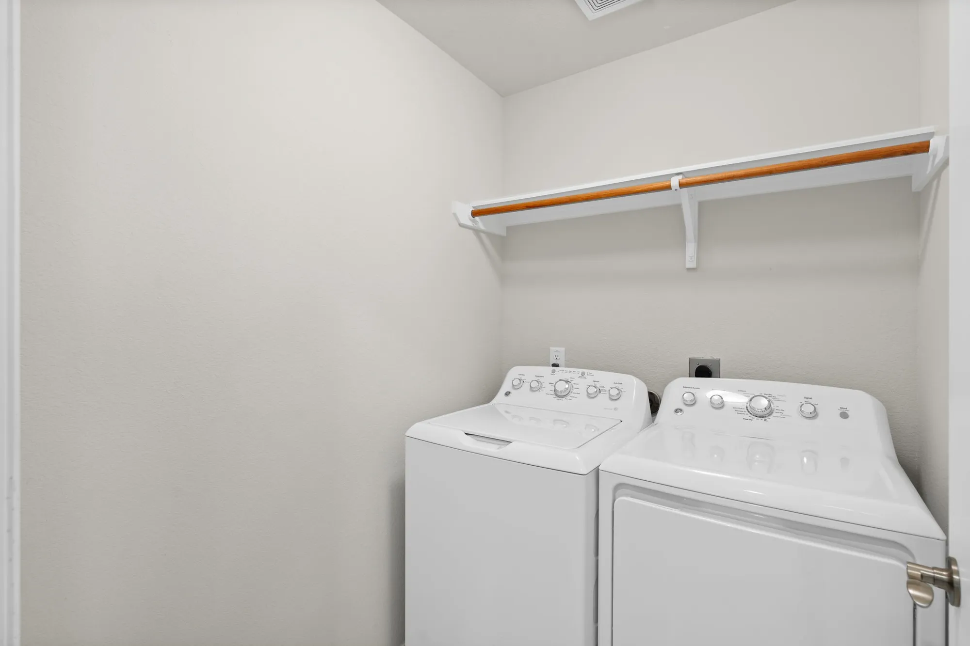 Property Slideshow image 28 of 47 | 343 crested eagle dr, Richmond, TX, 77469