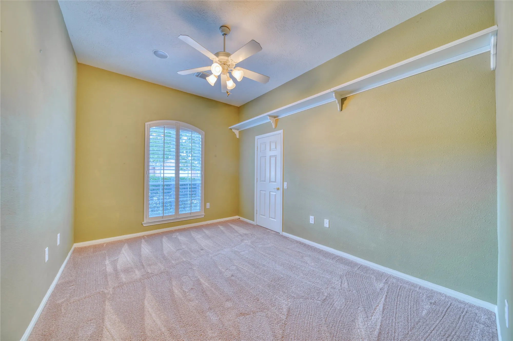 Property Slideshow image 14 of 50 | 1308 palermo dr, Pearland, TX, 77581