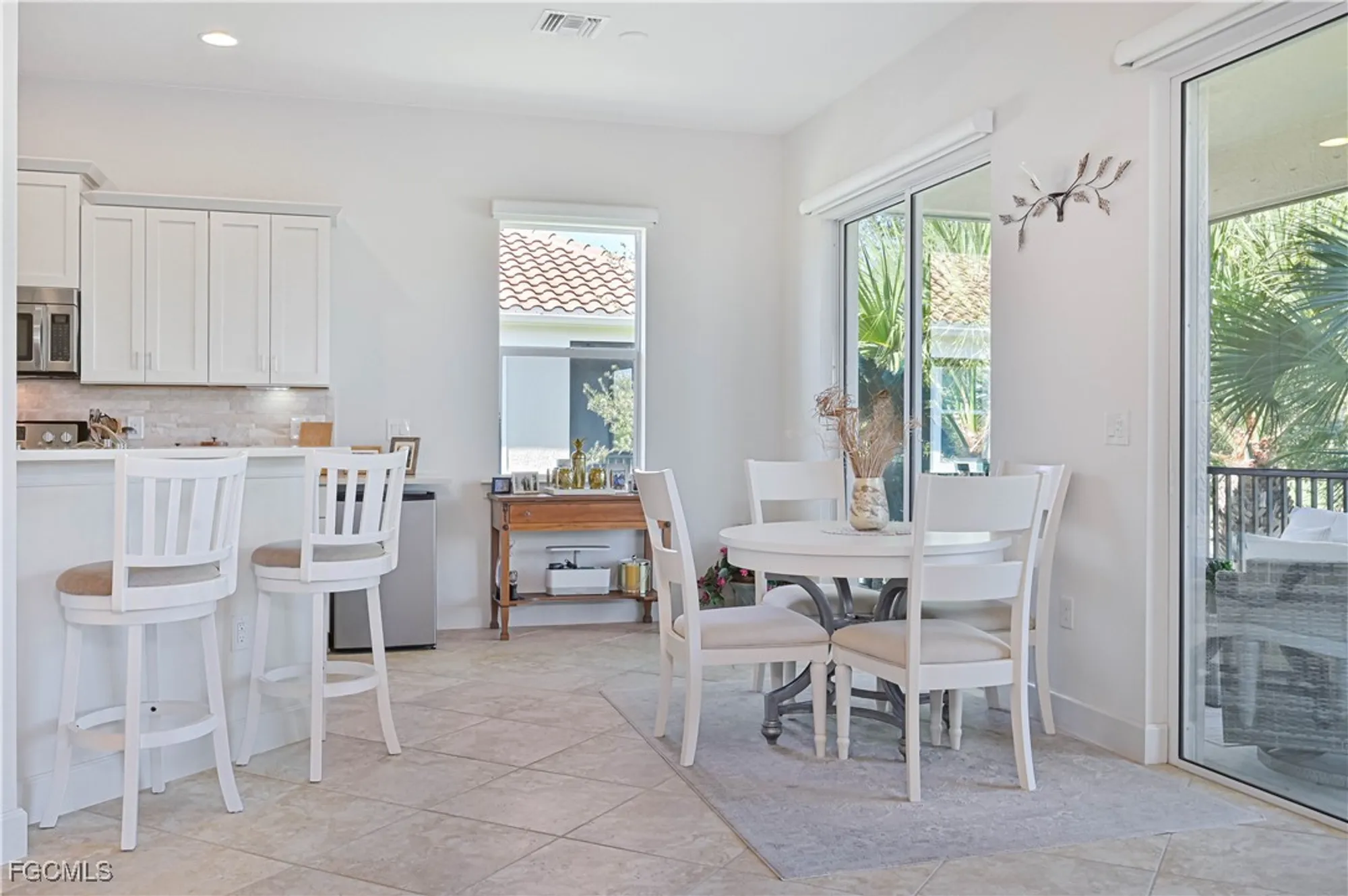 Property Slideshow image 29 of 45 | 10251 glastonbury cir 201, Fort Myers, FL, 33913