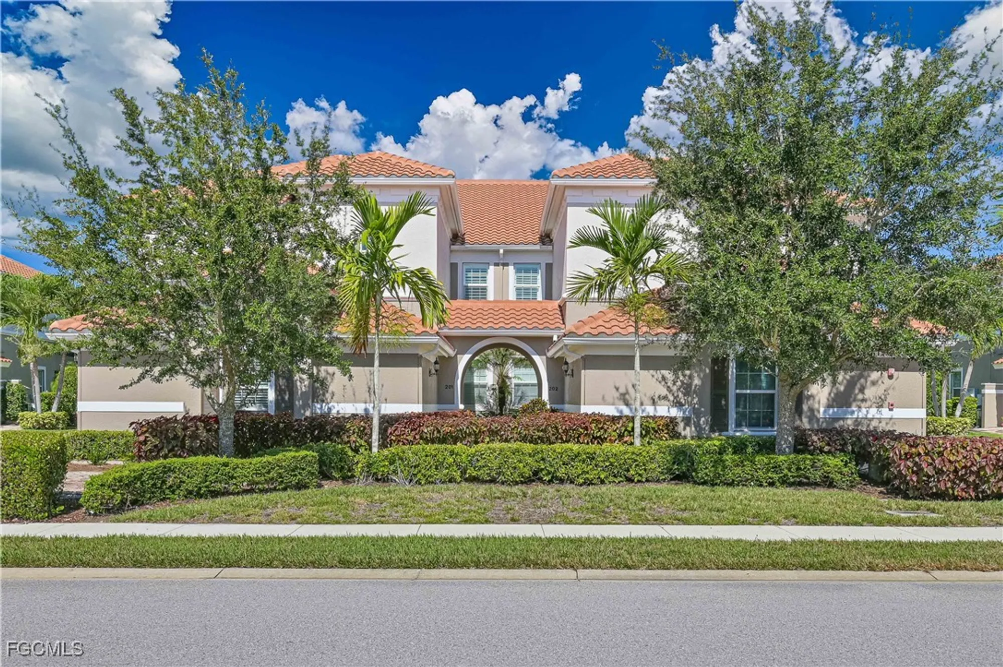 Property Slideshow image 20 of 45 | 10251 glastonbury cir 201, Fort Myers, FL, 33913