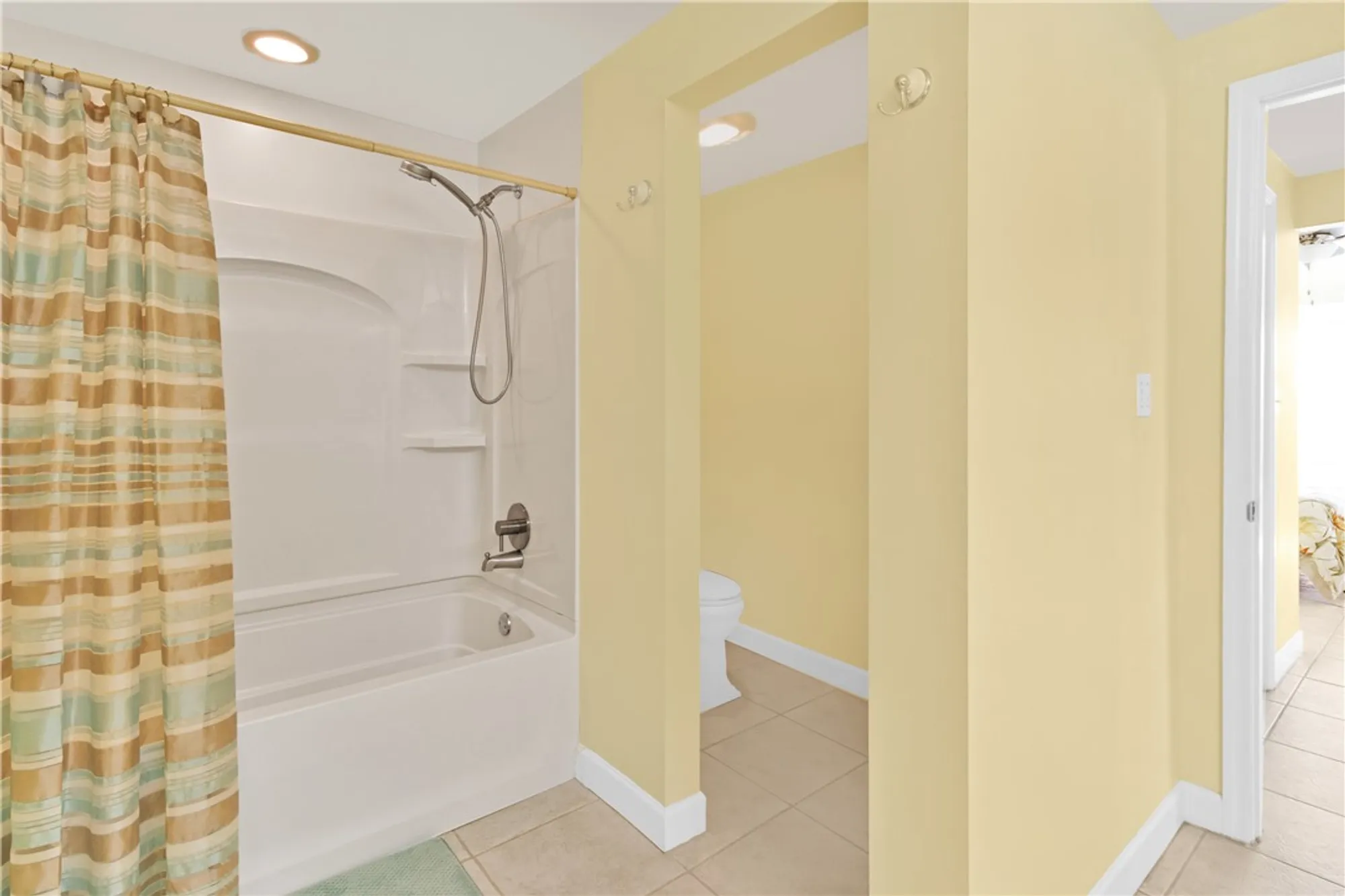 Property Slideshow image 19 of 35 | 5045 harmony cir 305, Vero Beach, FL, 32967