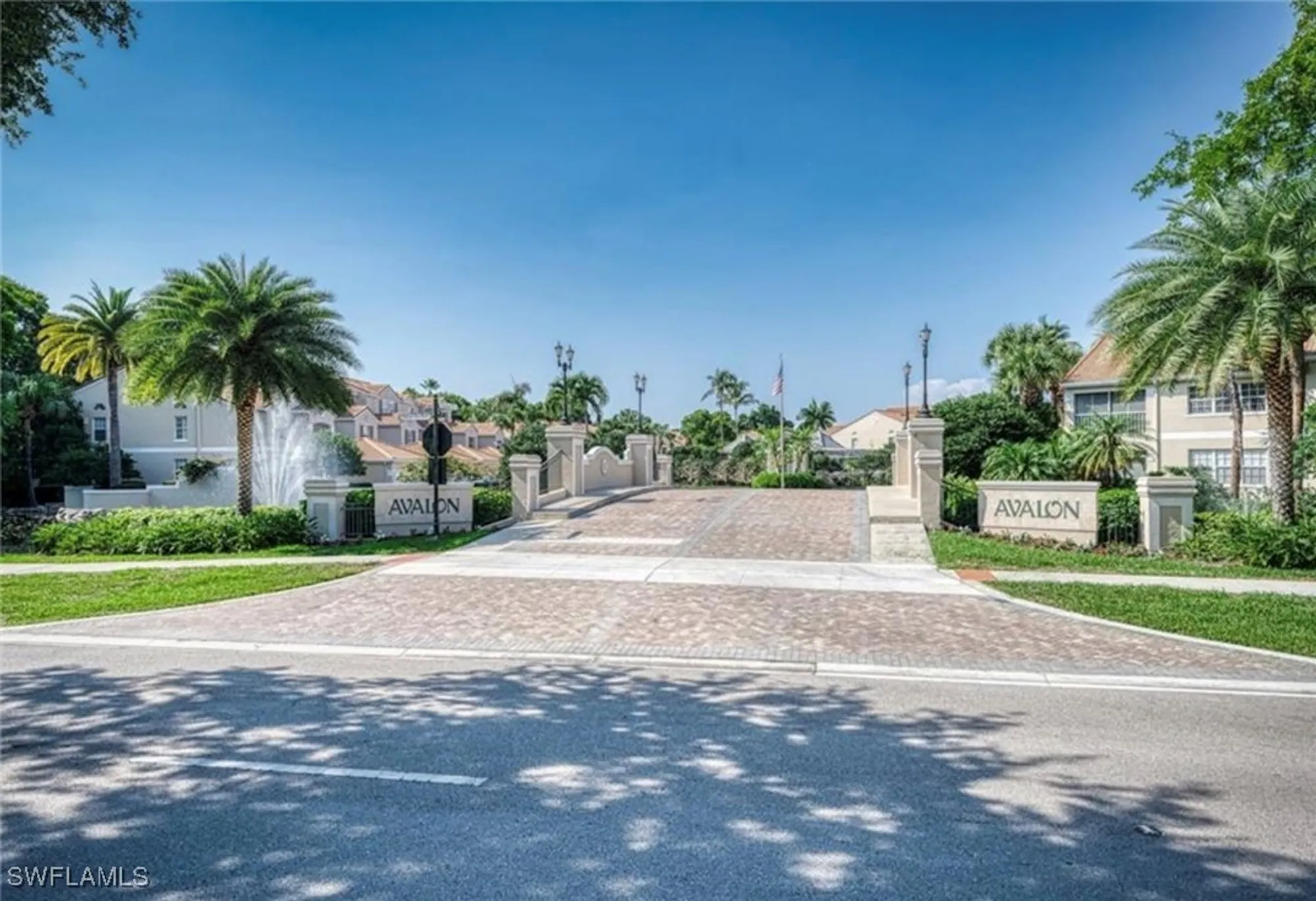 Property Slideshow image 2 of 34 | 8370 excalibur cir j4, Naples, FL, 34108