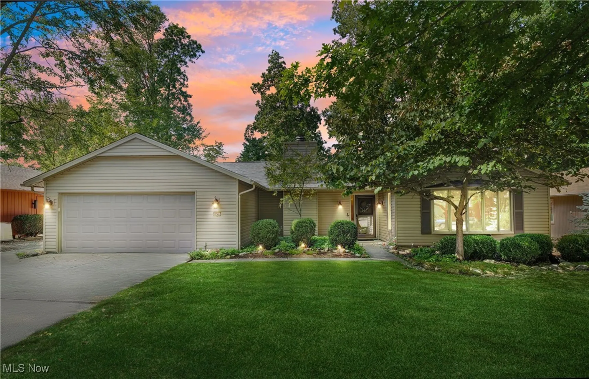 Property Slideshow image 1 of 37 | 8746 barton dr, Strongsville, OH, 44149