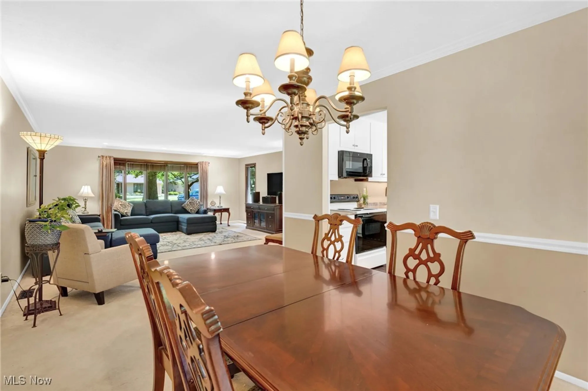 Property Slideshow image 10 of 37 | 8746 barton dr, Strongsville, OH, 44149