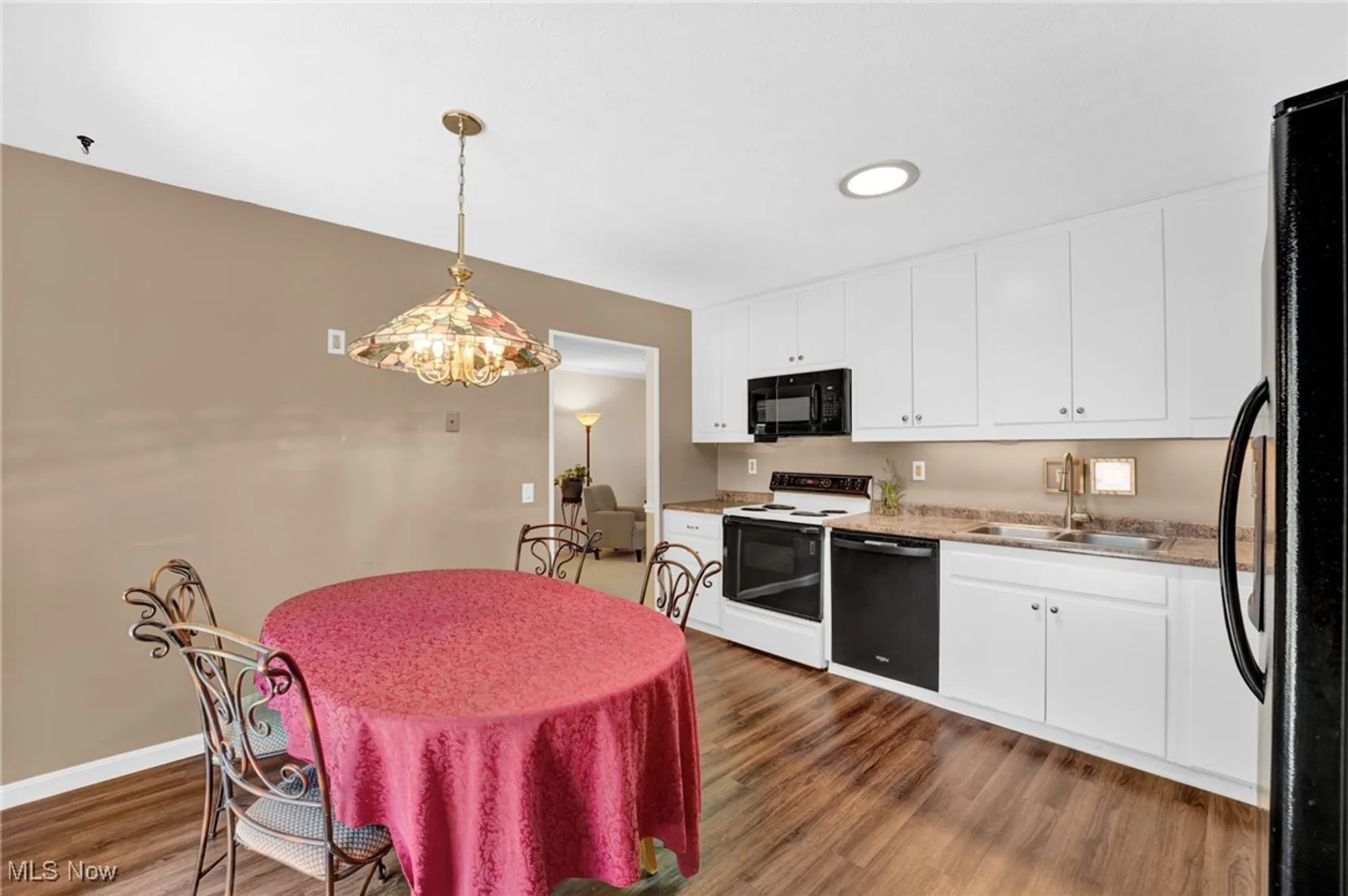 Property Slideshow image 13 of 37 | 8746 barton dr, Strongsville, OH, 44149