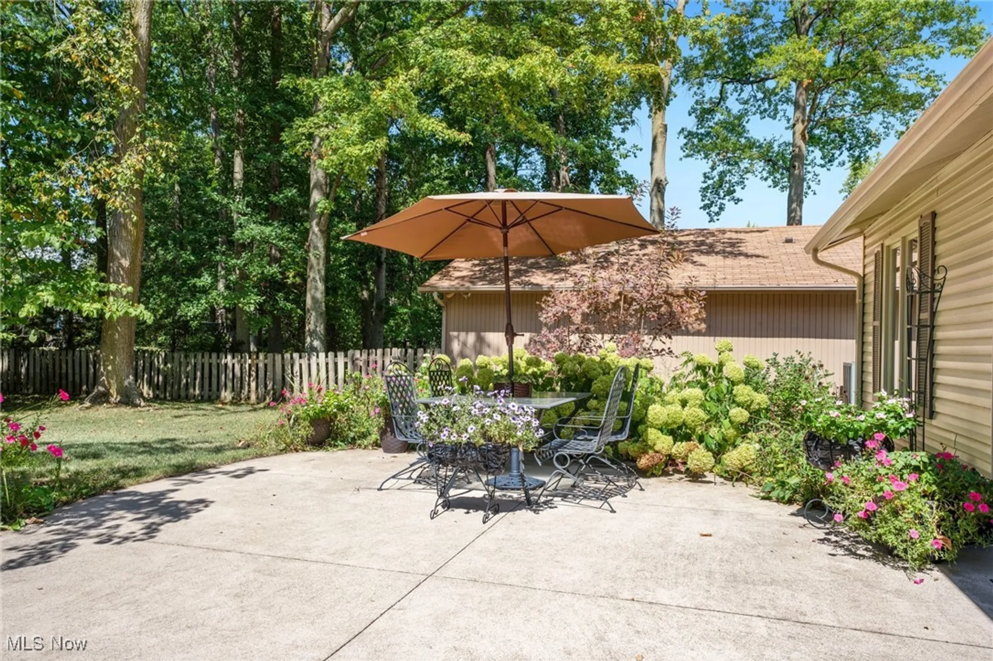 Property Slideshow image 26 of 37 | 8746 barton dr, Strongsville, OH, 44149