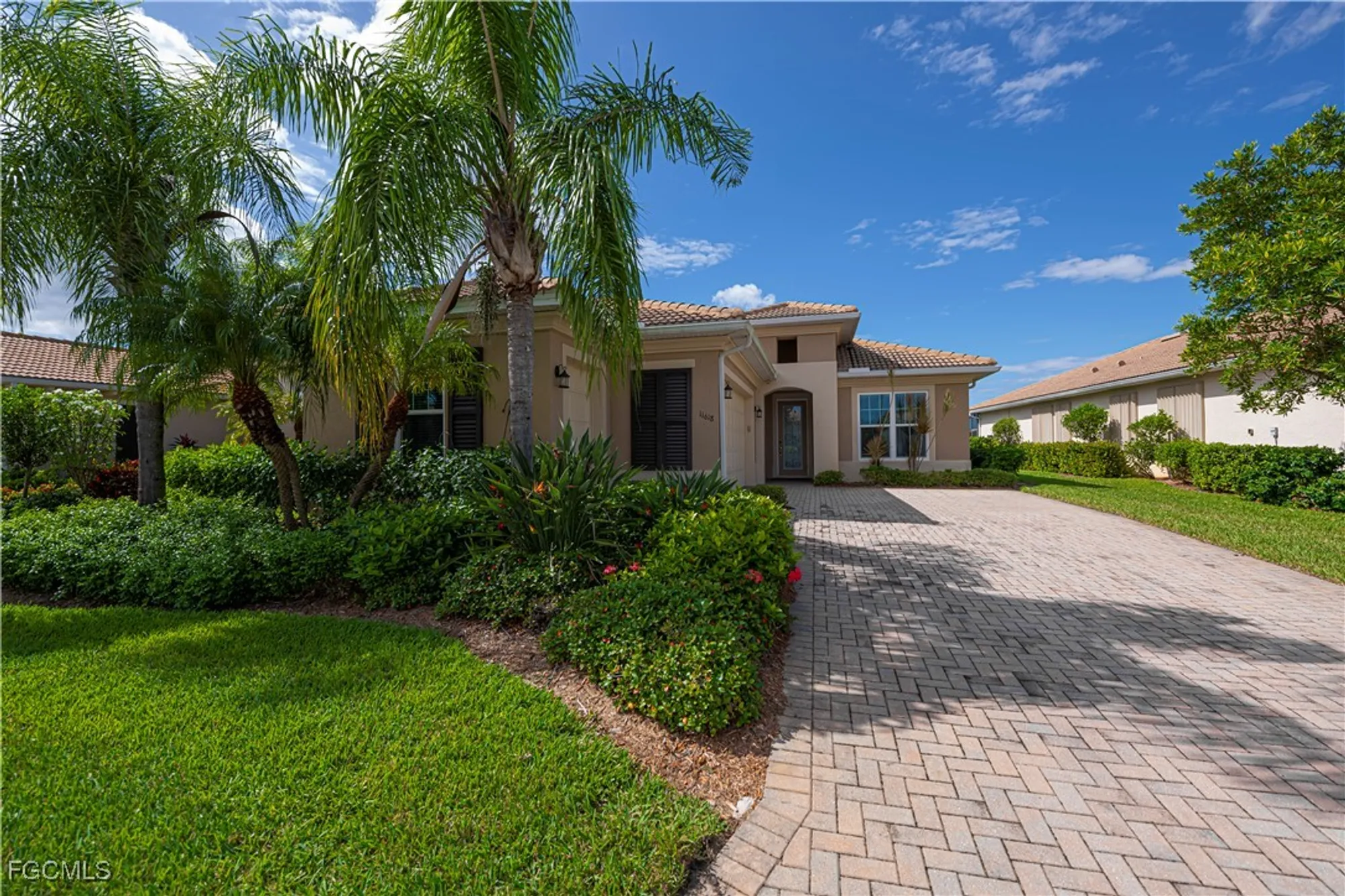Property Slideshow image 1 of 50 | 11618 giulia dr, Fort Myers, FL, 33913
