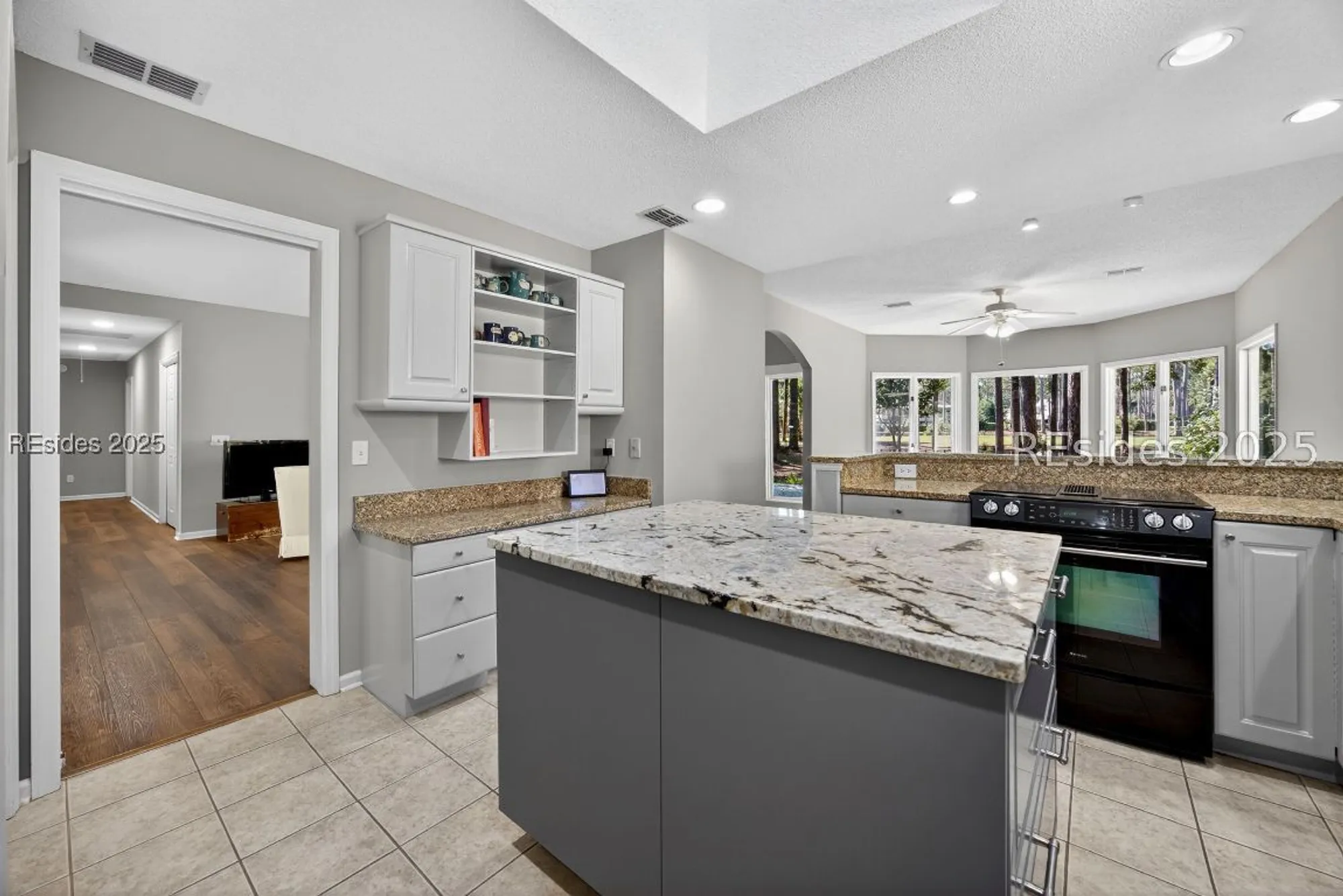 Property Slideshow image 3 of 58 | 34 golden hind dr, Hilton Head Island, SC, 29926