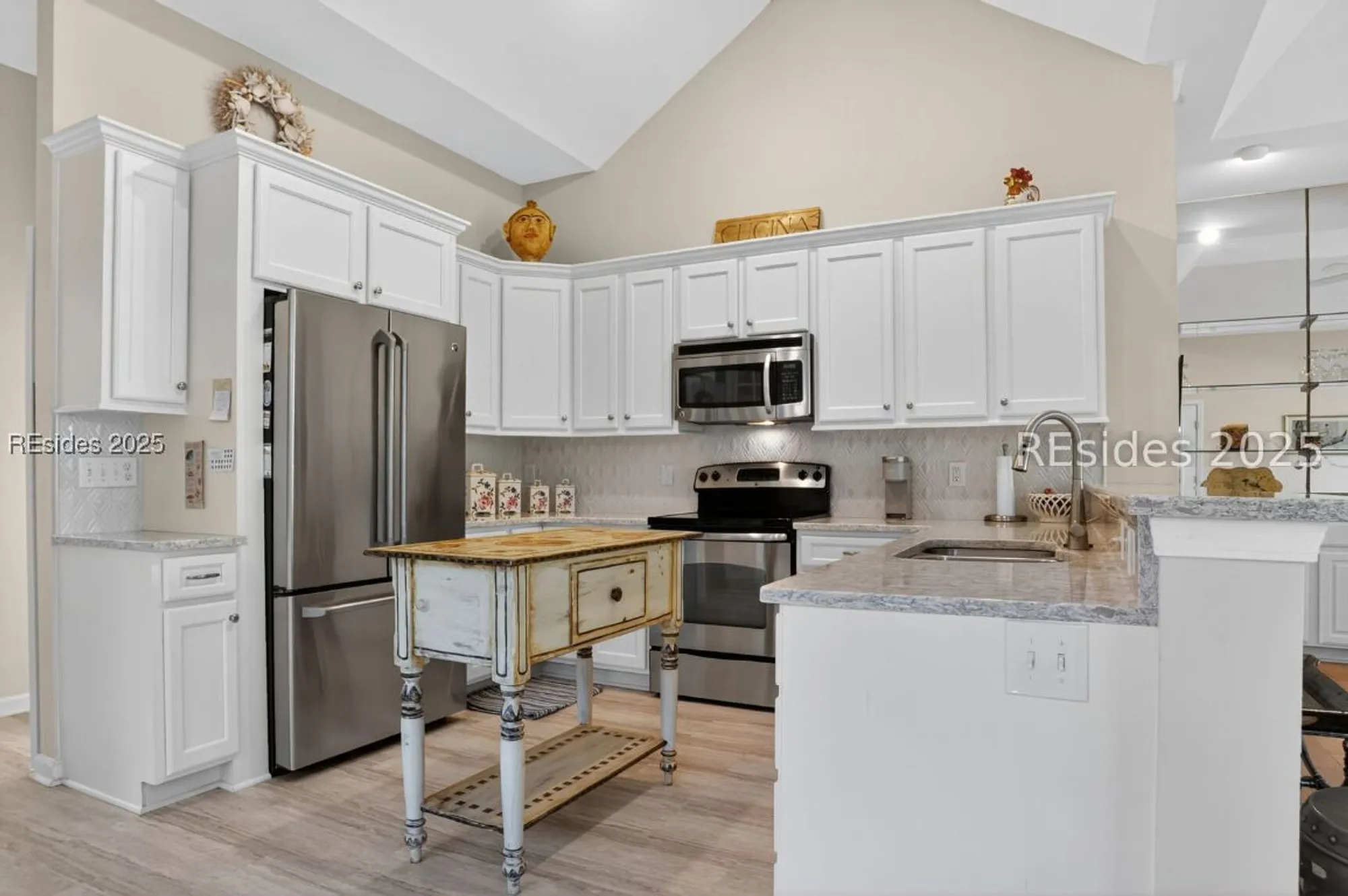 Property Slideshow image 14 of 44 | 10 glenmoor pl, Hilton Head Island, SC, 29926