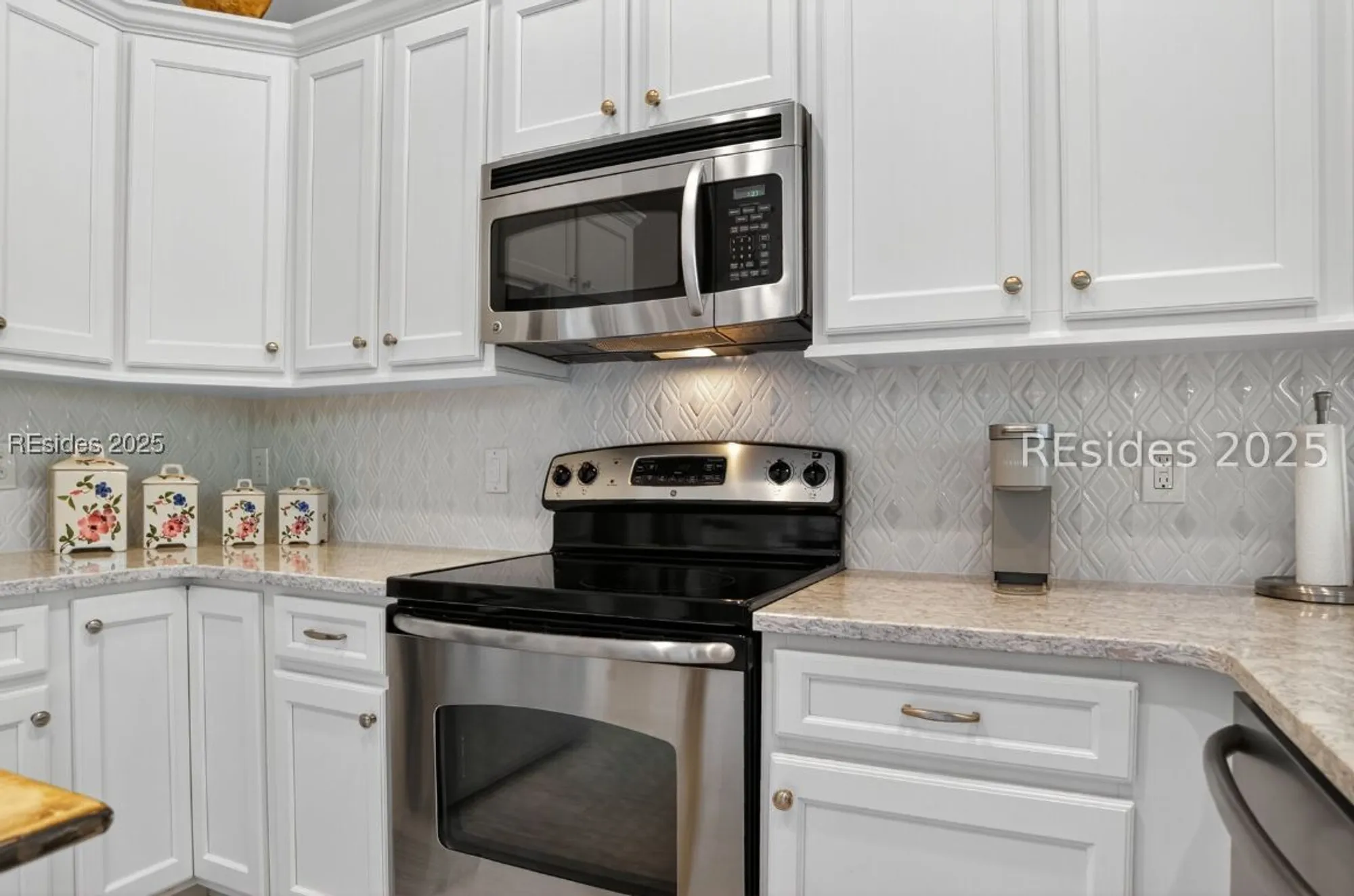 Property Slideshow image 15 of 44 | 10 glenmoor pl, Hilton Head Island, SC, 29926