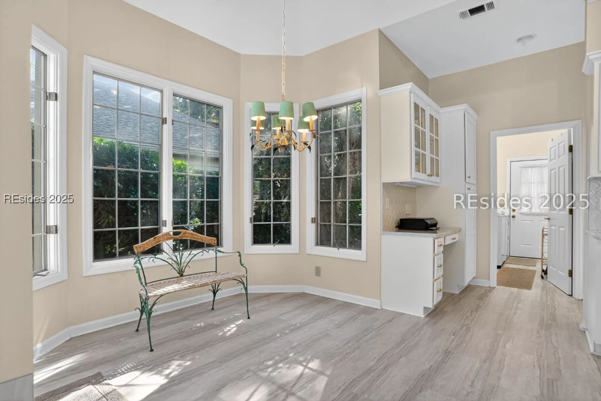 Property Slideshow image 18 of 44 | 10 glenmoor pl, Hilton Head Island, SC, 29926