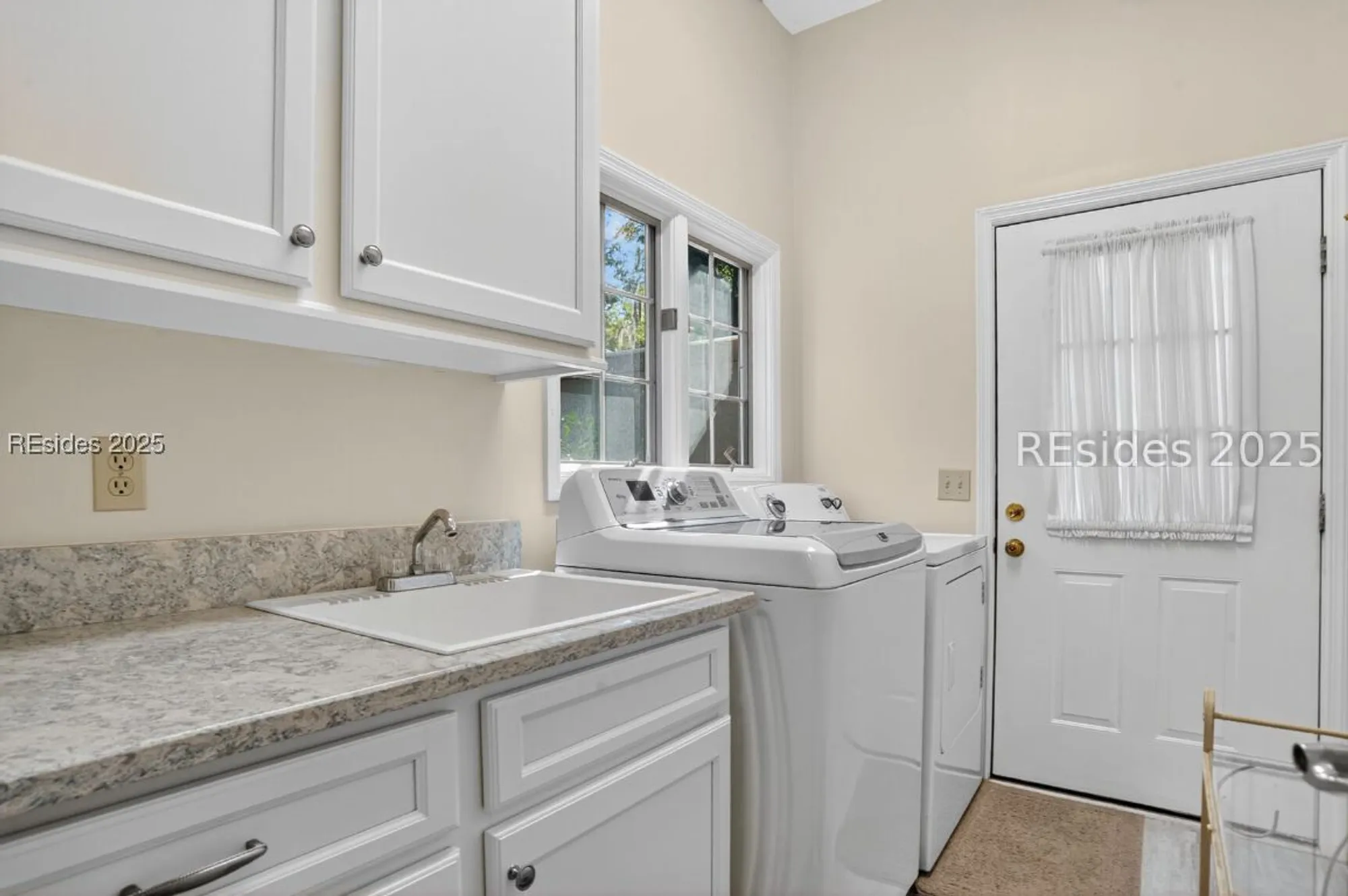 Property Slideshow image 19 of 44 | 10 glenmoor pl, Hilton Head Island, SC, 29926