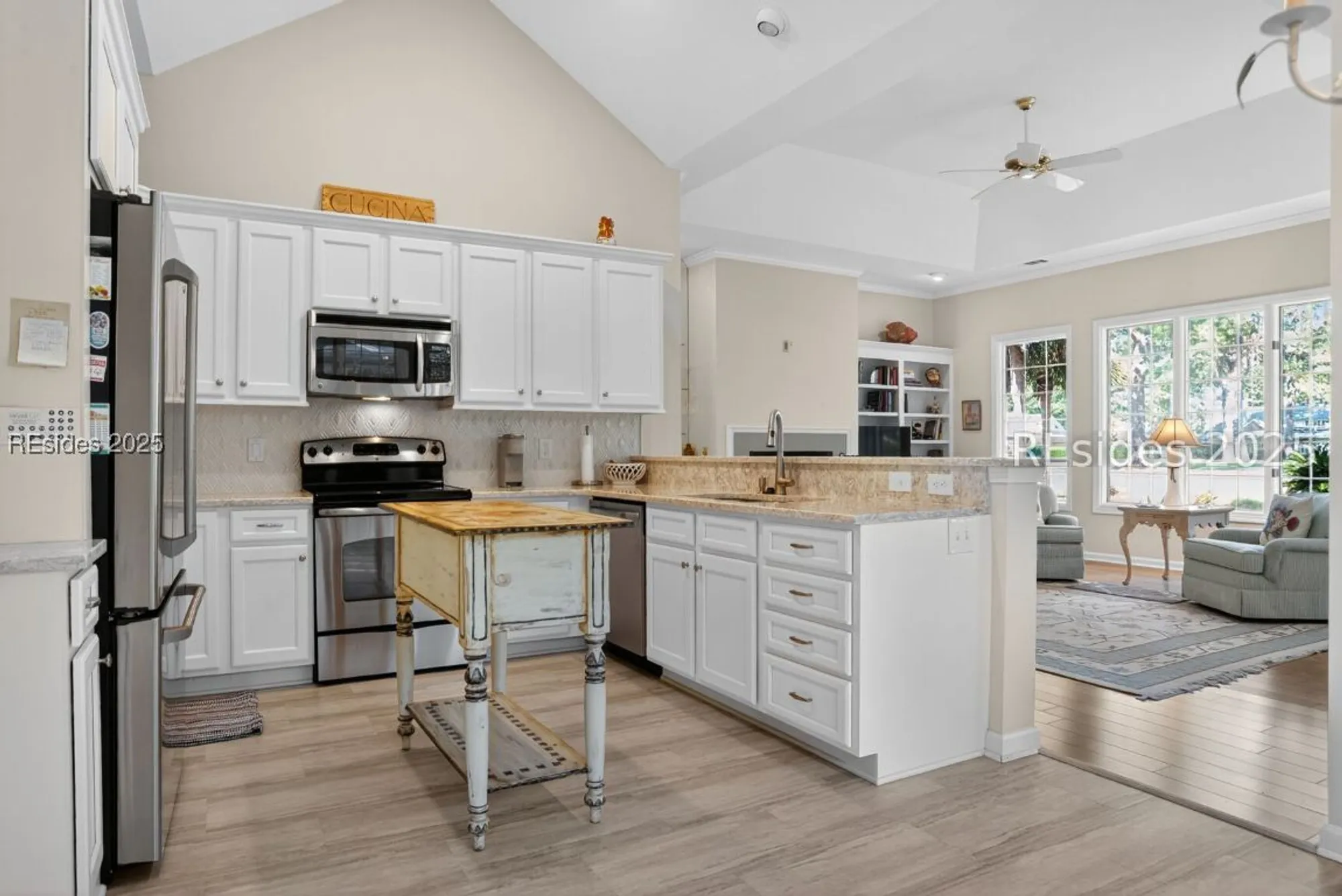 Property Slideshow image 13 of 44 | 10 glenmoor pl, Hilton Head Island, SC, 29926